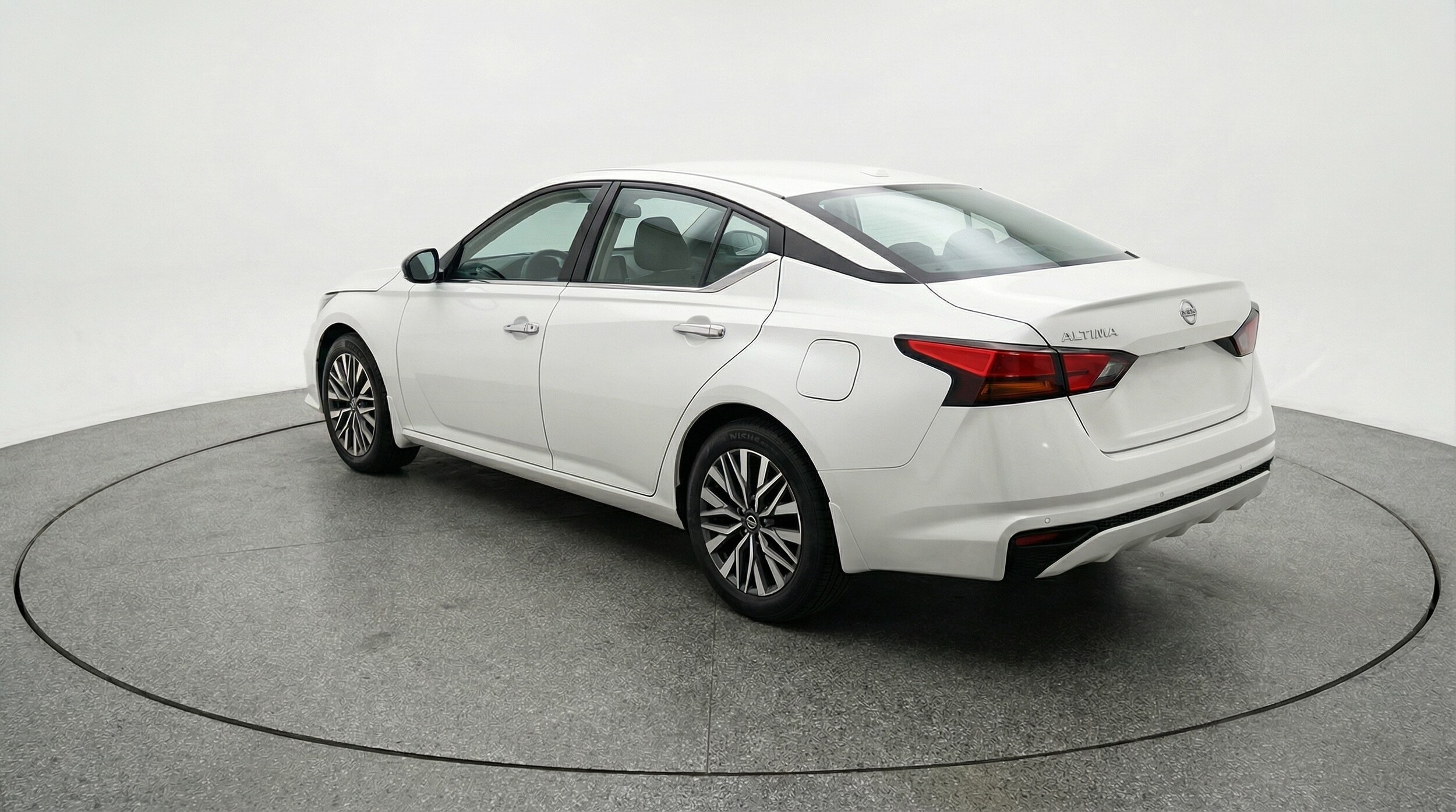 Thumbnail: 2025 Nissan Altima - 5