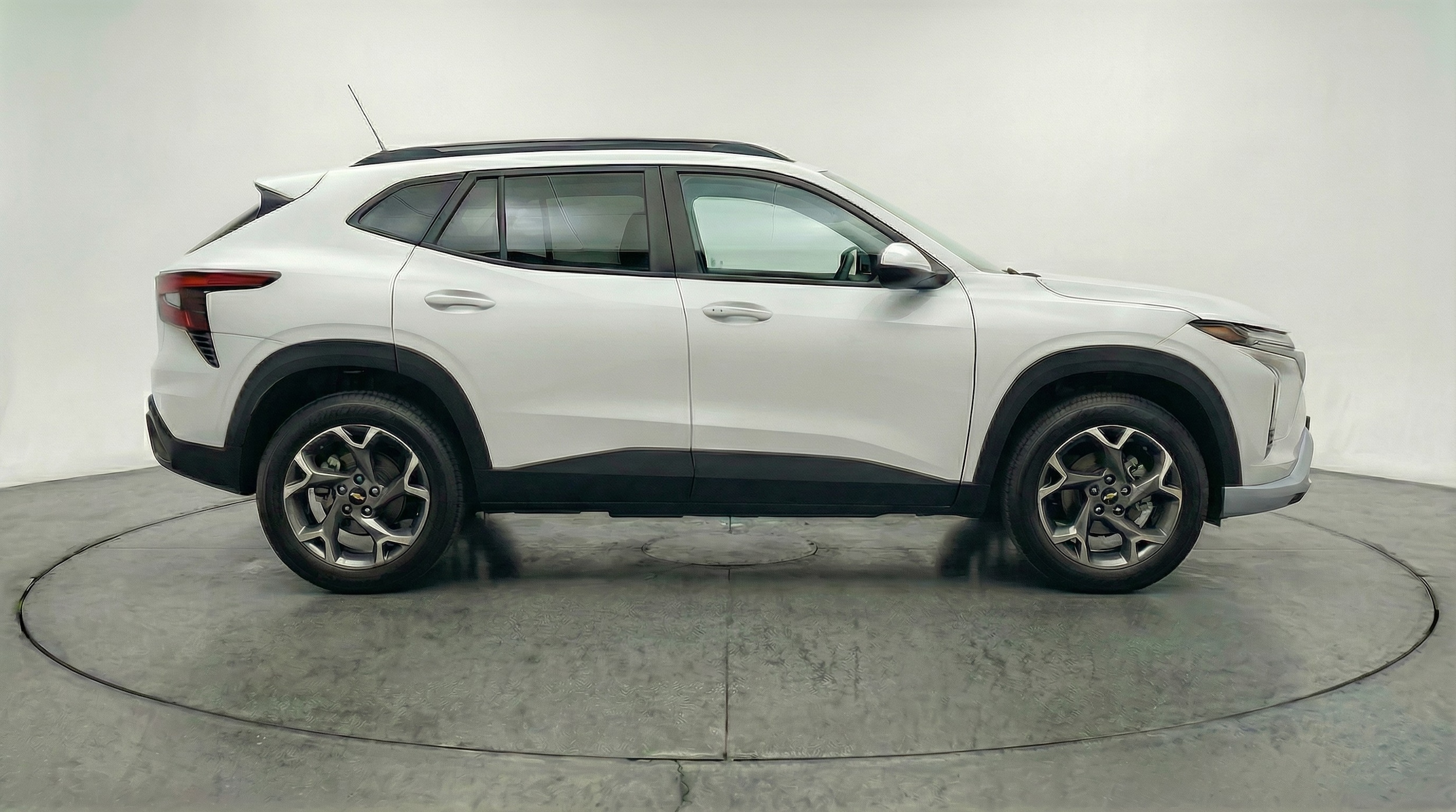 Thumbnail: 2025 Chevrolet Trax - 8