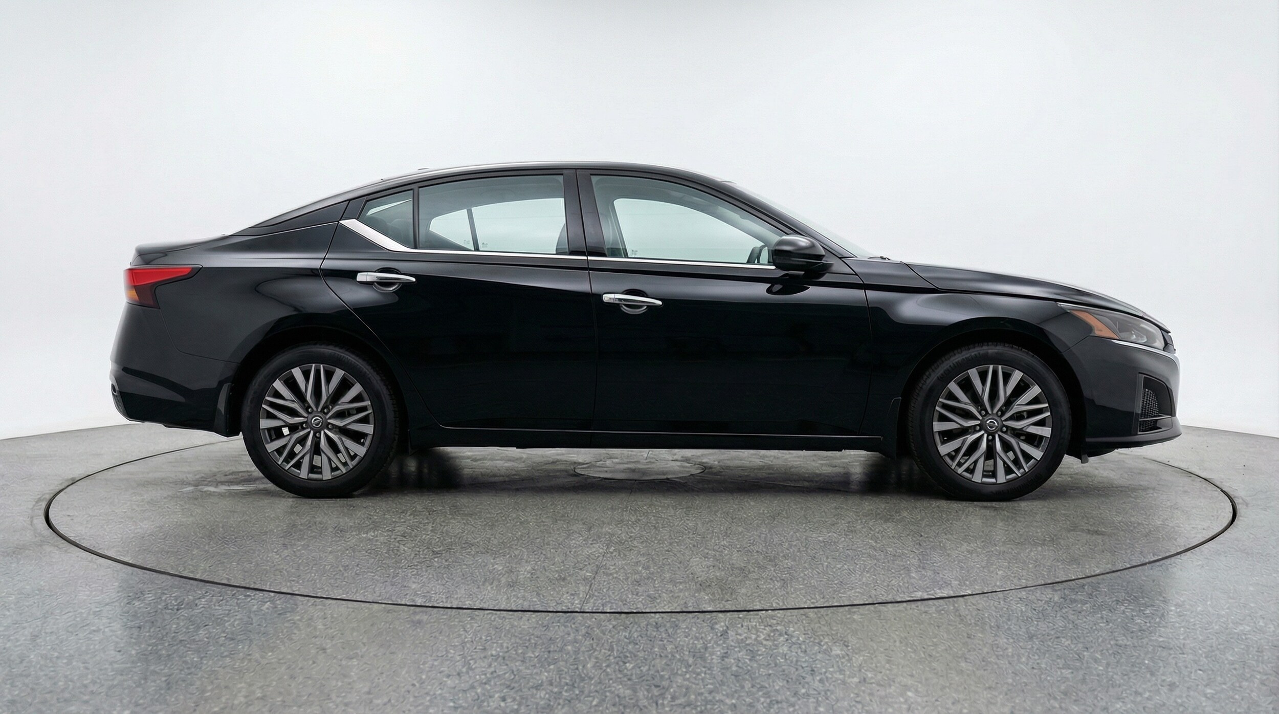 Thumbnail: 2025 Nissan Altima - 8