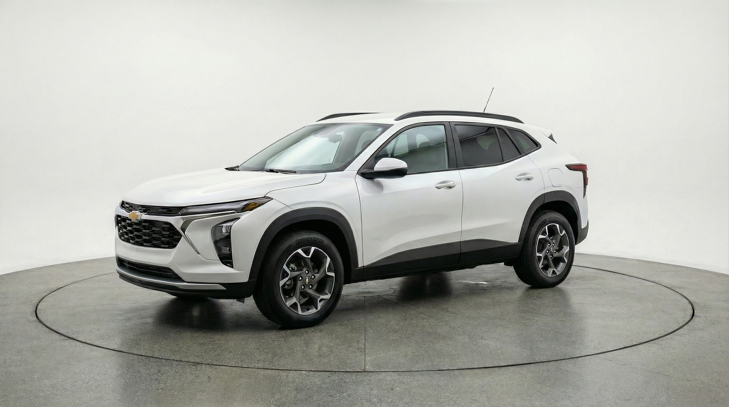 Thumbnail: 2025 Chevrolet Trax - 3