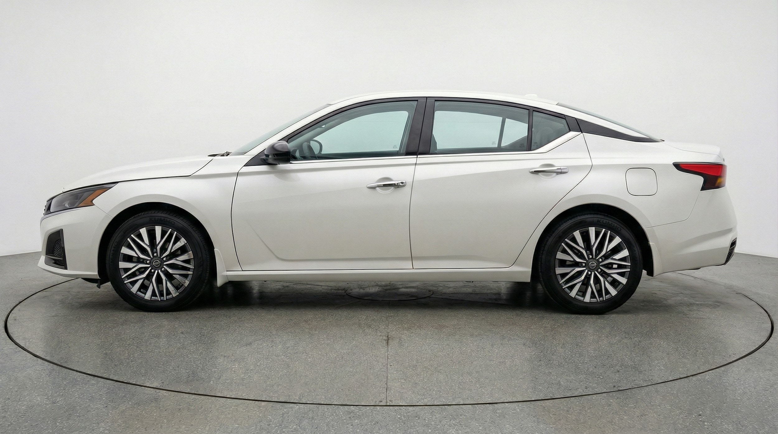 Thumbnail: 2025 Nissan Altima - 4