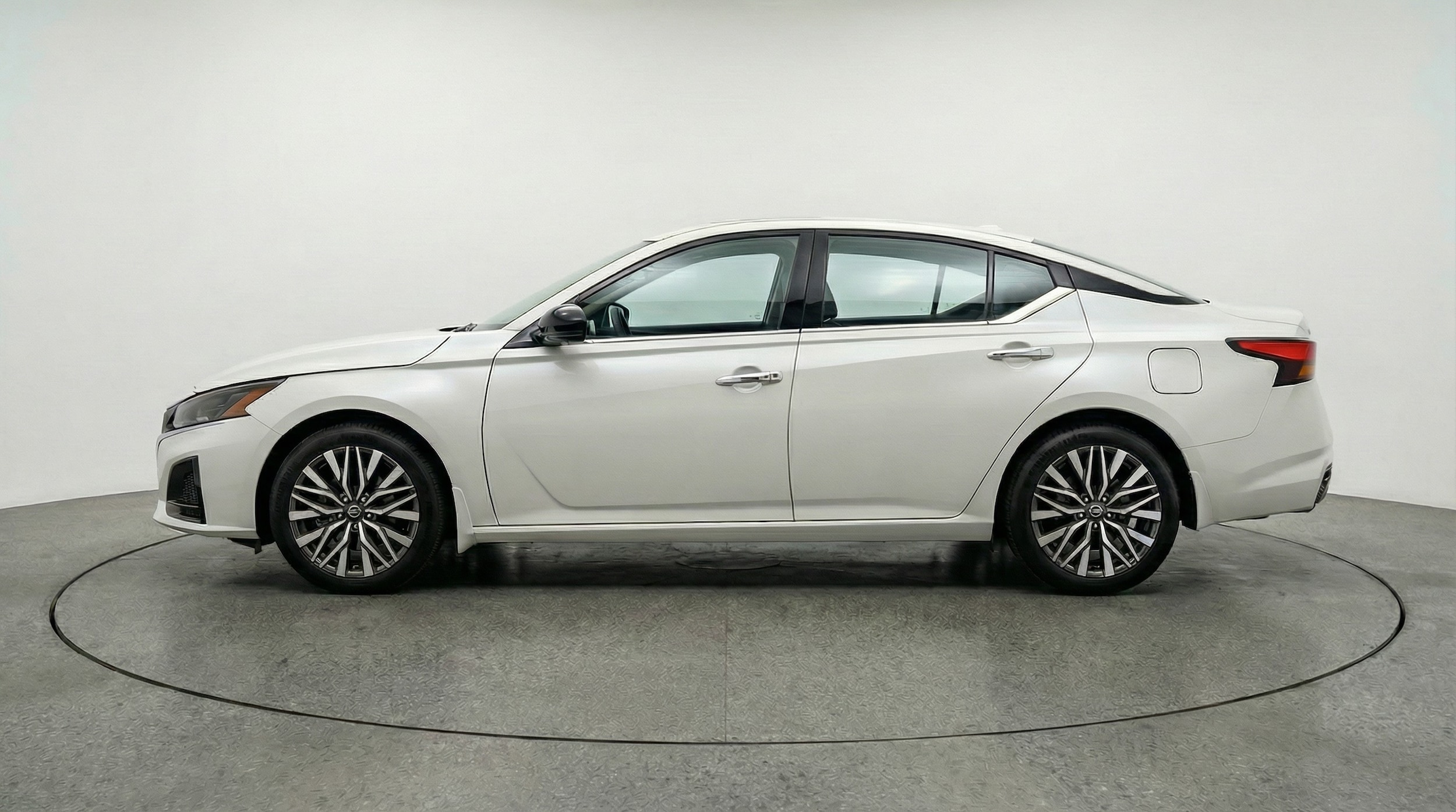 Thumbnail: 2025 Nissan Altima - 4