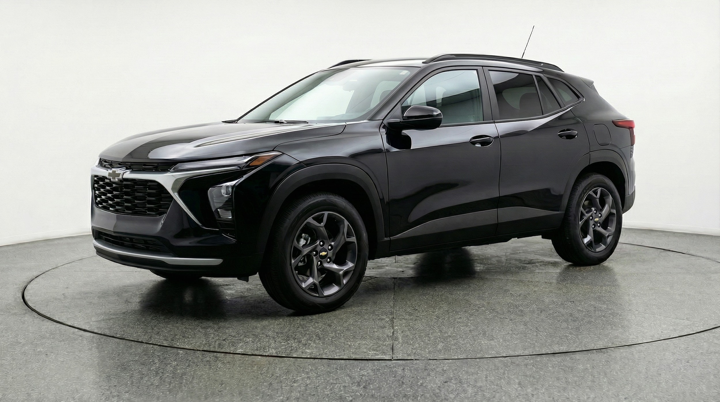 Thumbnail: 2025 Chevrolet Trax - 3