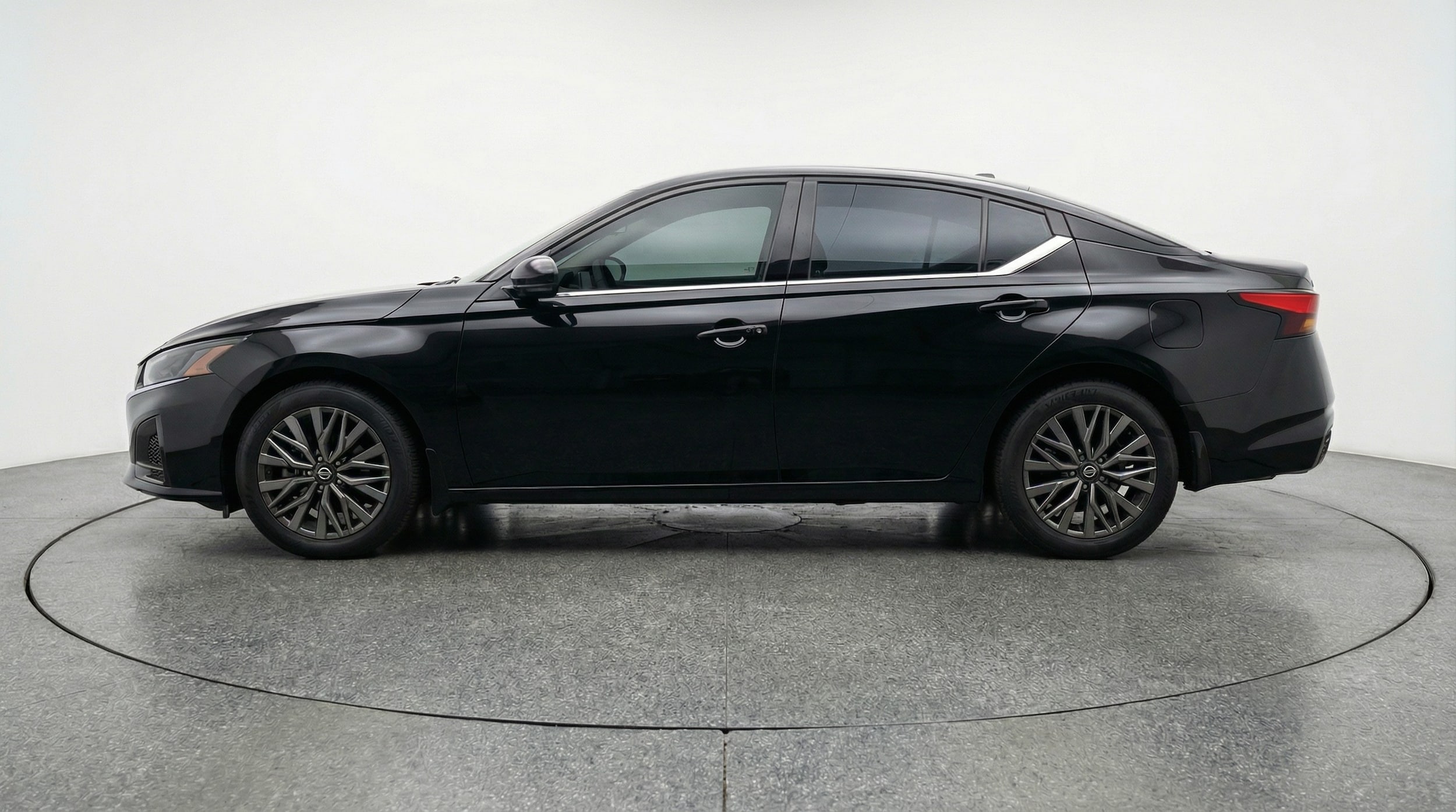 Thumbnail: 2025 Nissan Altima - 4