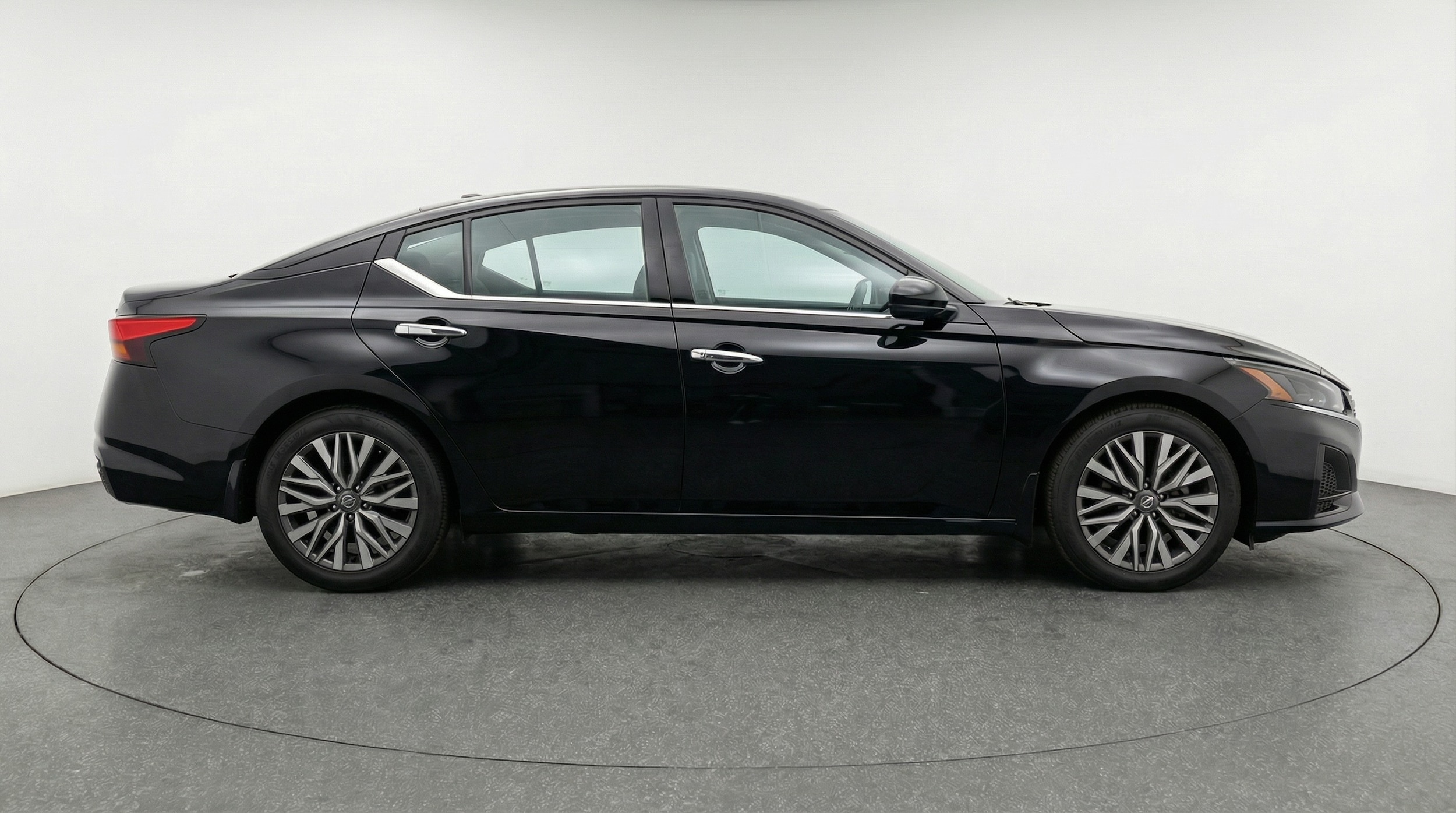 Thumbnail: 2025 Nissan Altima - 8