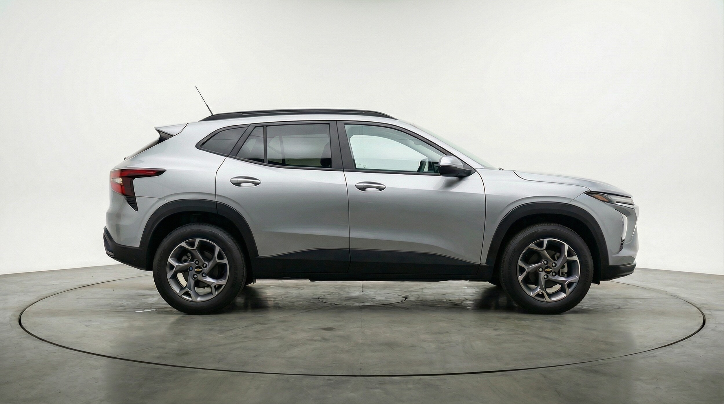 Thumbnail: 2025 Chevrolet Trax - 8