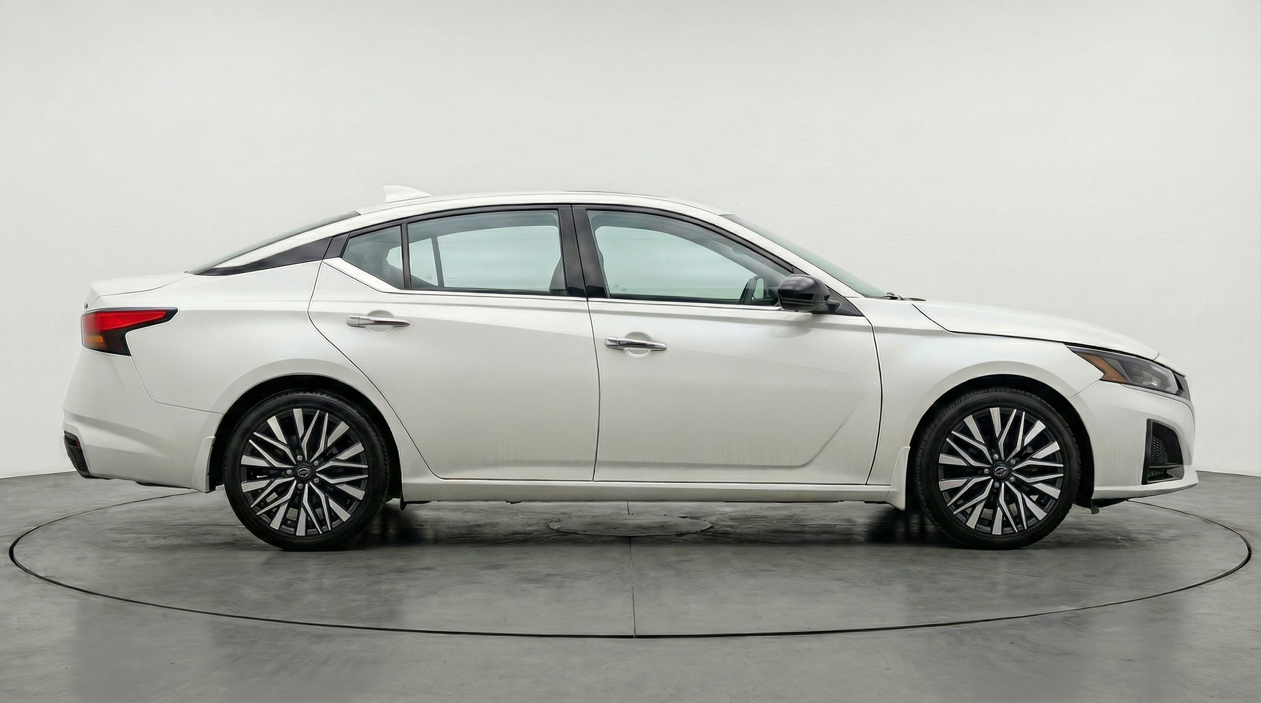 Thumbnail: 2025 Nissan Altima - 8