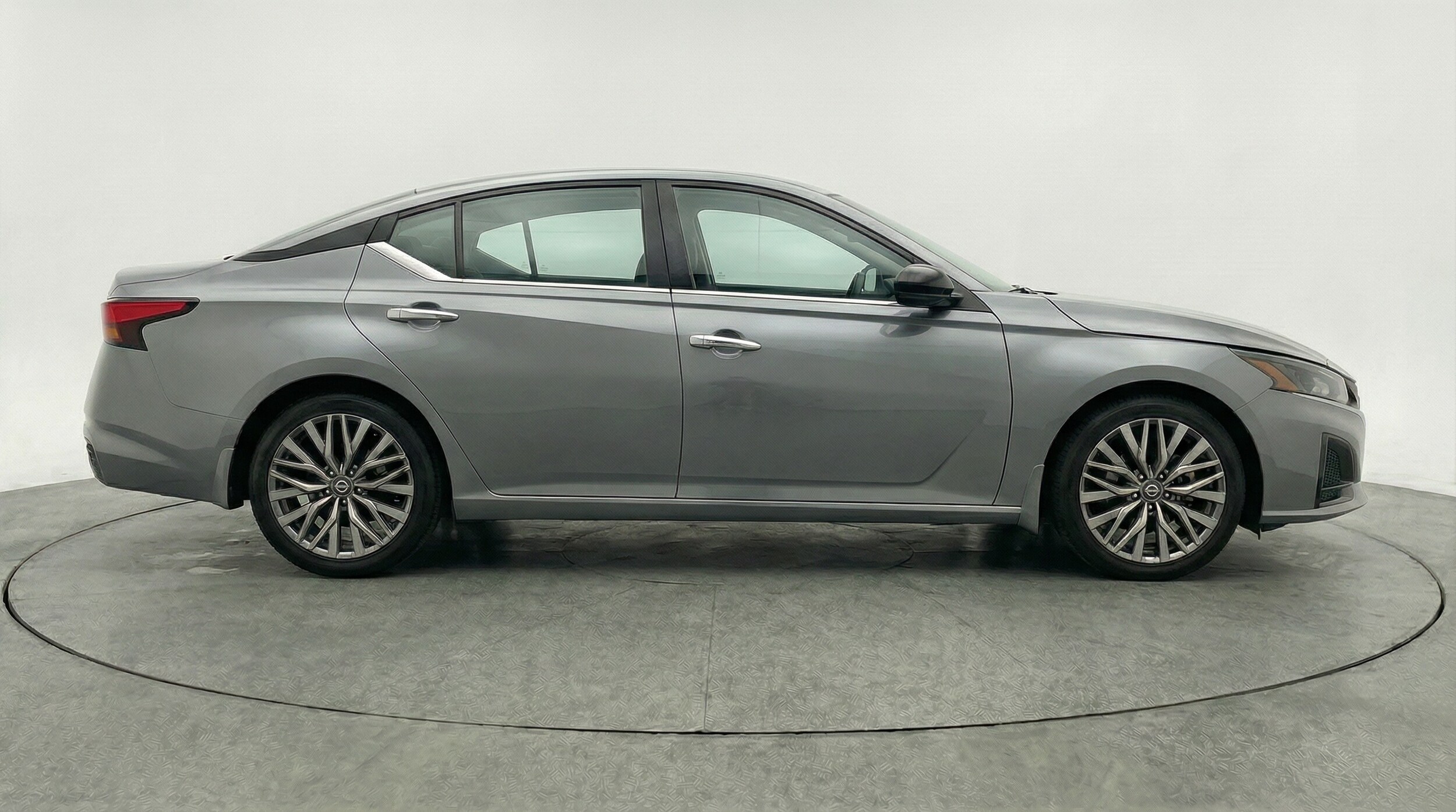 Thumbnail: 2025 Nissan Altima - 8