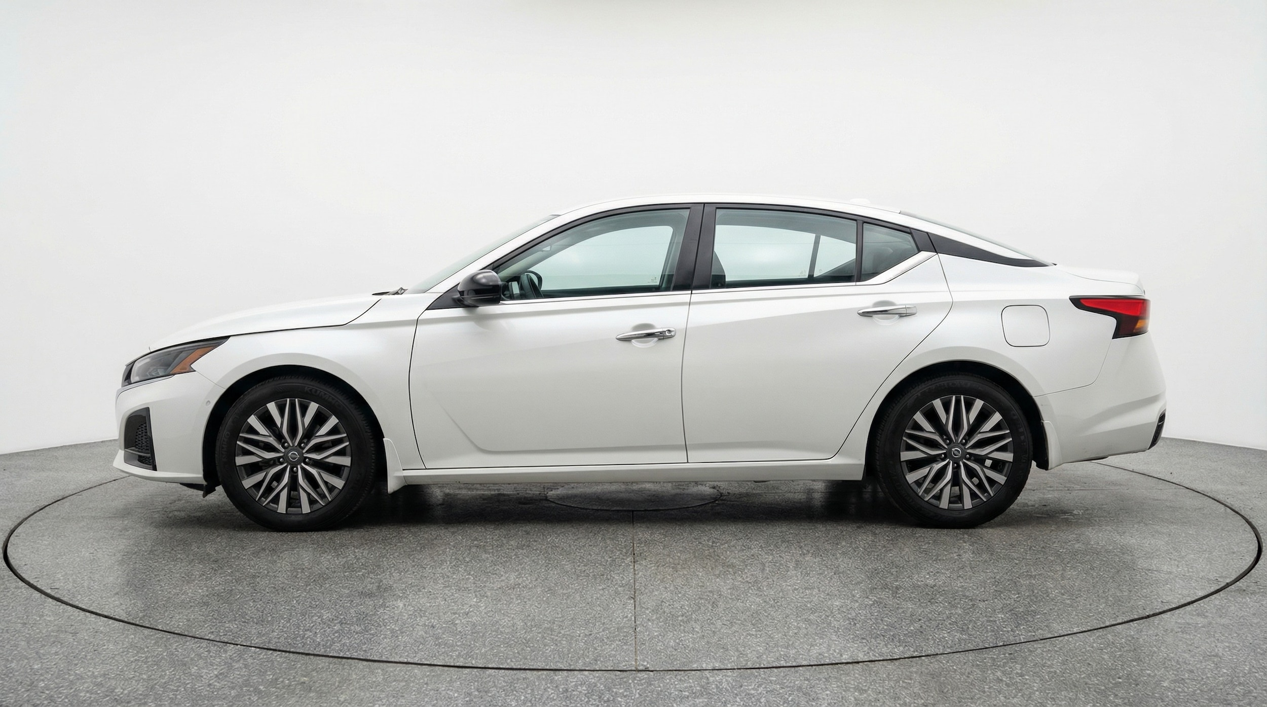 Thumbnail: 2025 Nissan Altima - 4