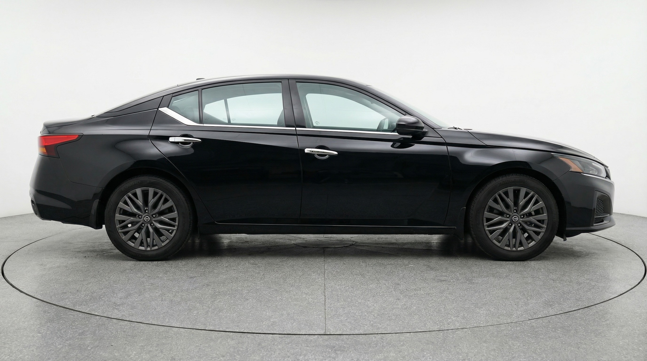 Thumbnail: 2025 Nissan Altima - 8