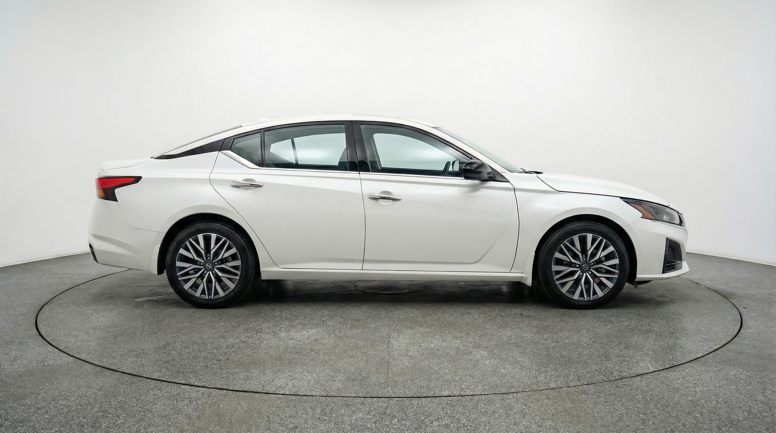 Thumbnail: 2025 Nissan Altima - 8