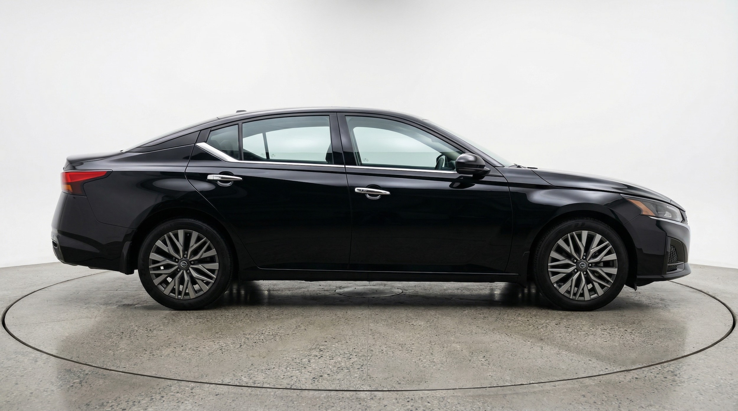 Thumbnail: 2025 Nissan Altima - 8