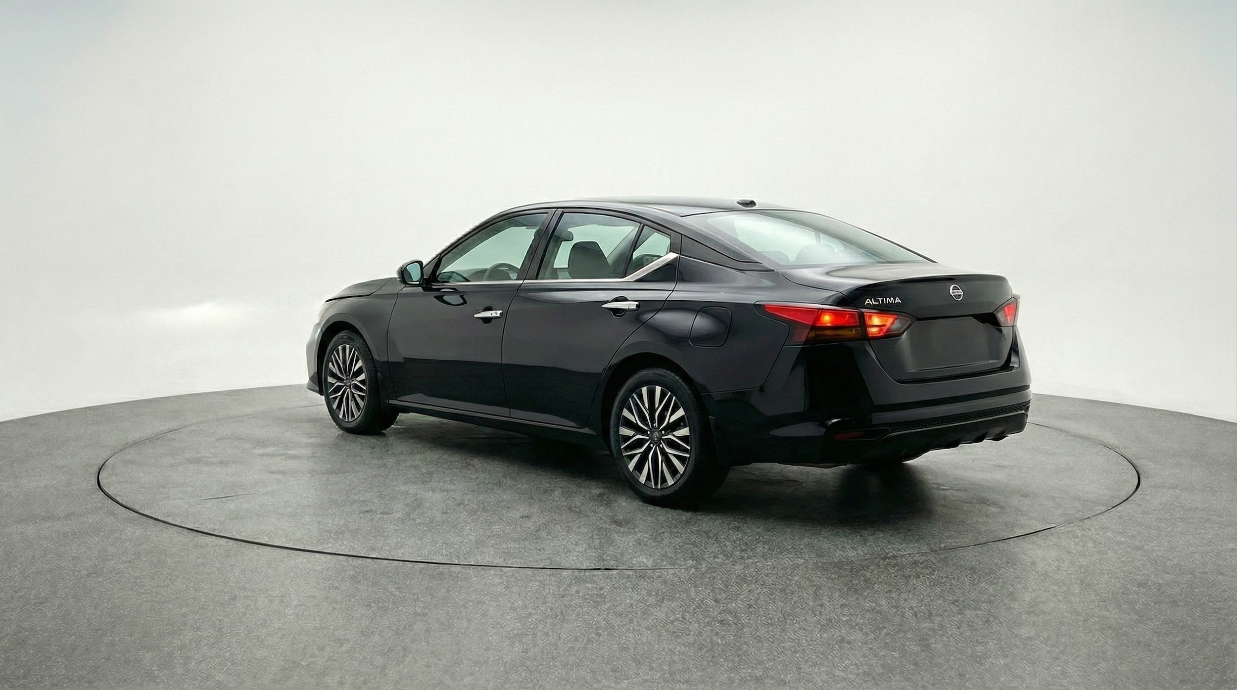 Thumbnail: 2025 Nissan Altima - 5