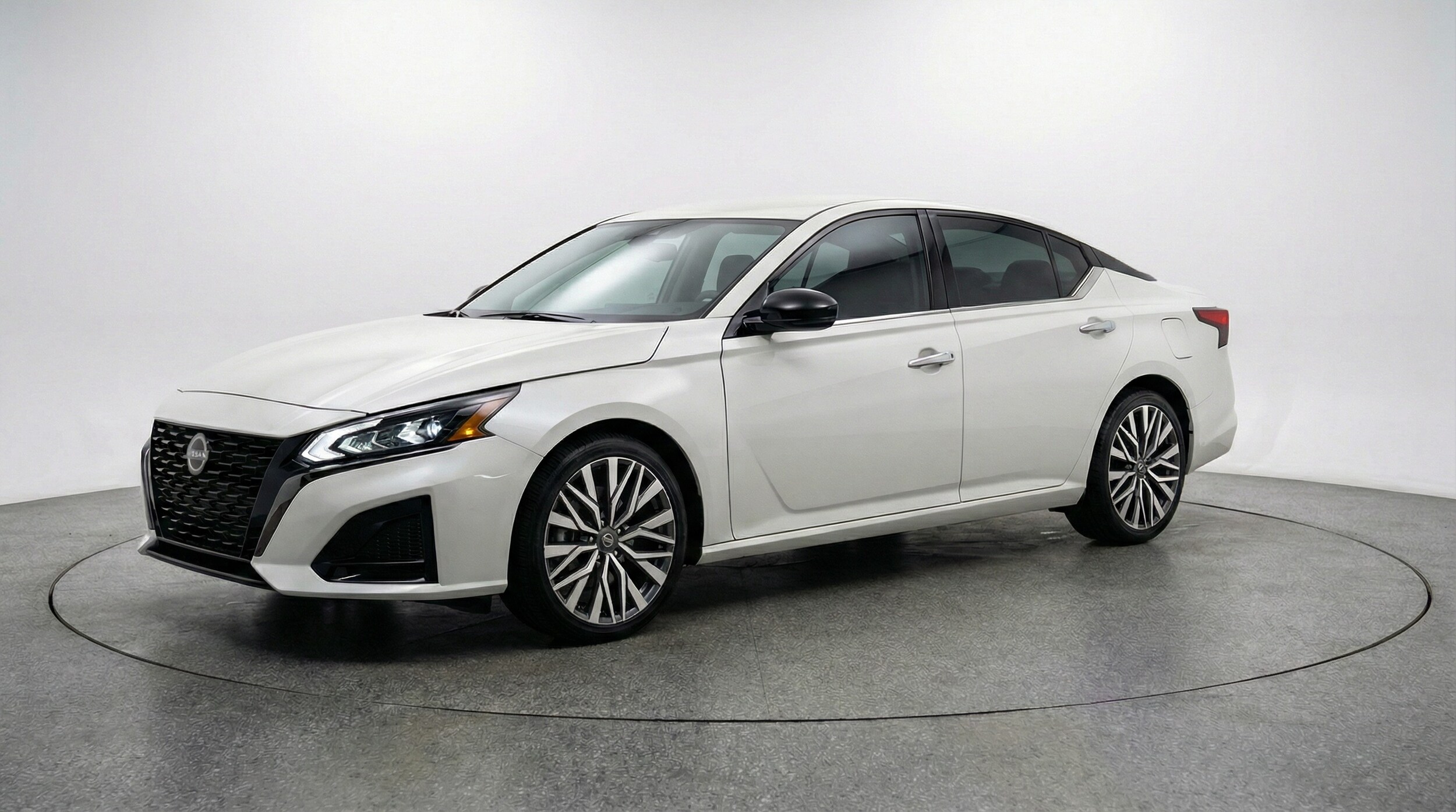 Thumbnail: 2025 Nissan Altima - 3