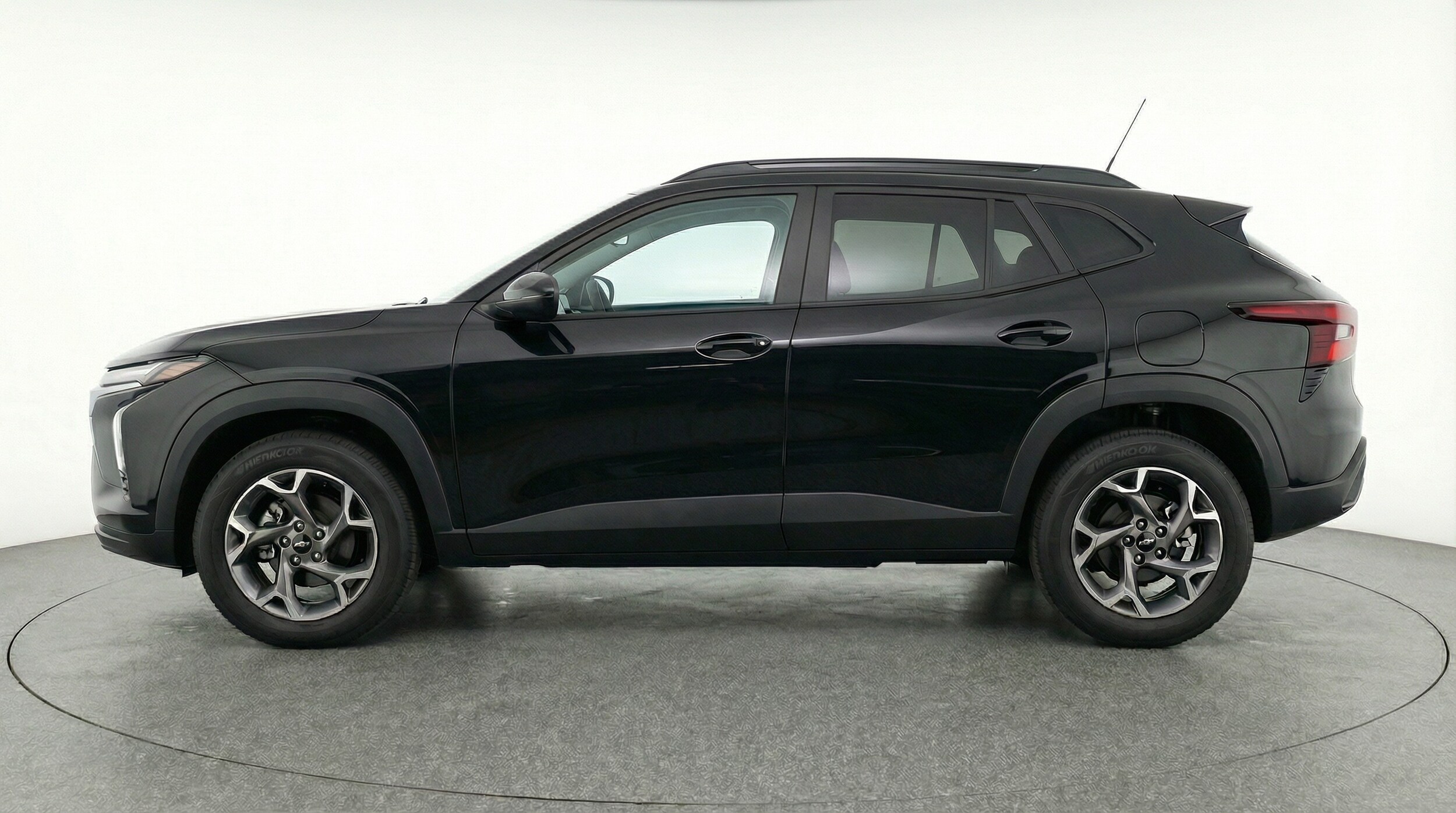 Thumbnail: 2025 Chevrolet Trax - 4