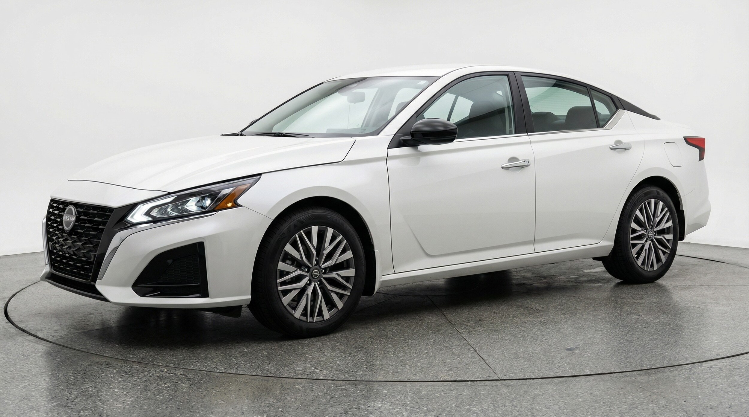 Thumbnail: 2025 Nissan Altima - 3