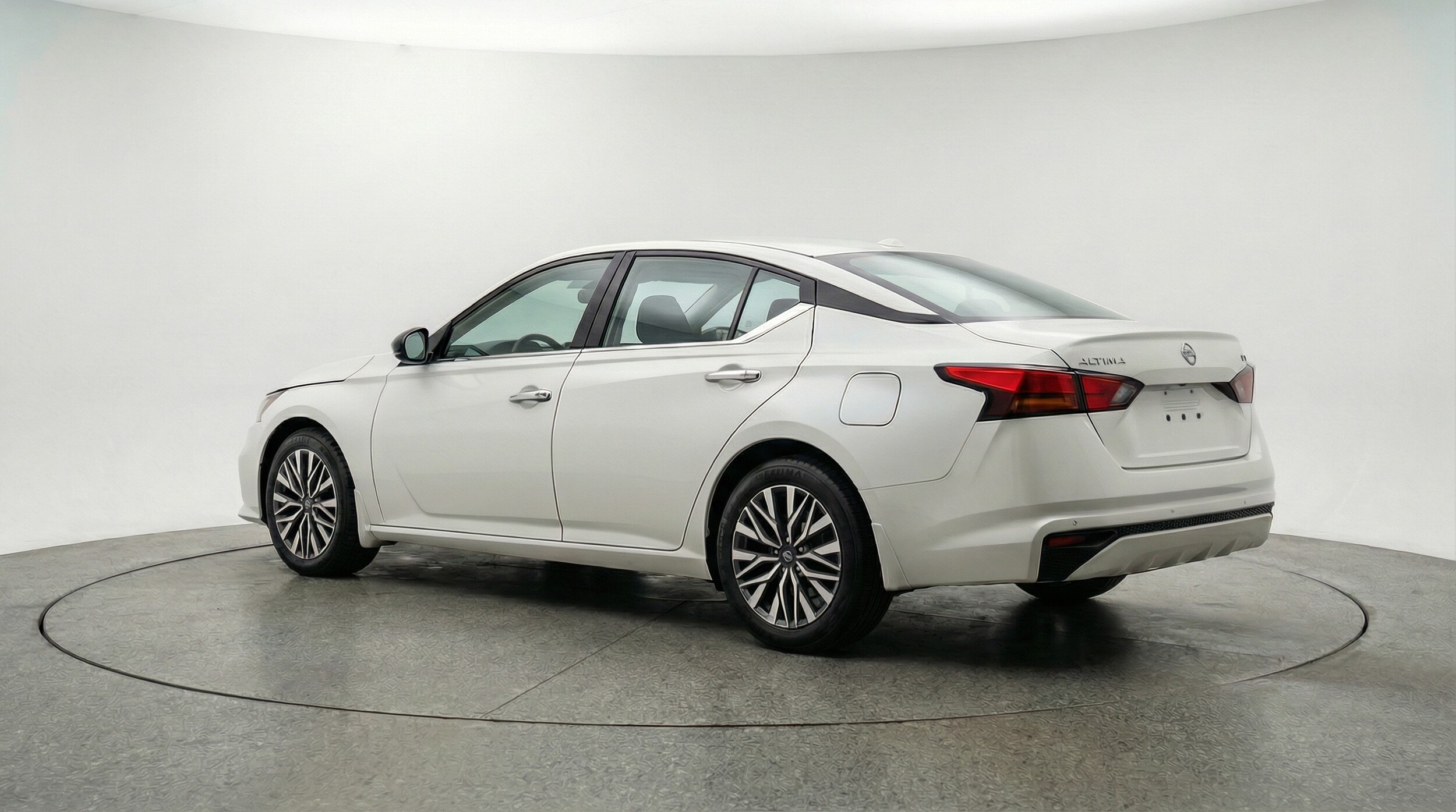 Thumbnail: 2025 Nissan Altima - 5