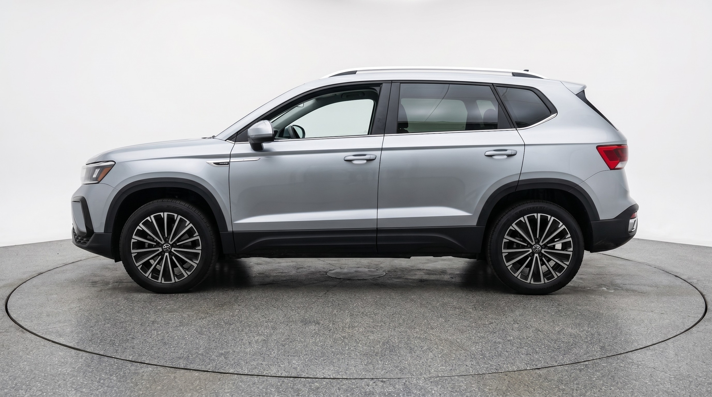 Thumbnail: 2025 Volkswagen Taos - 4