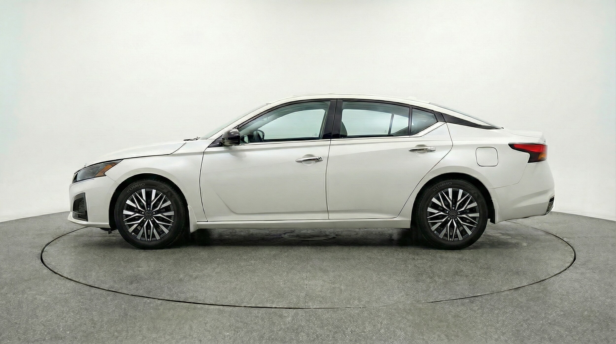 Thumbnail: 2025 Nissan Altima - 4