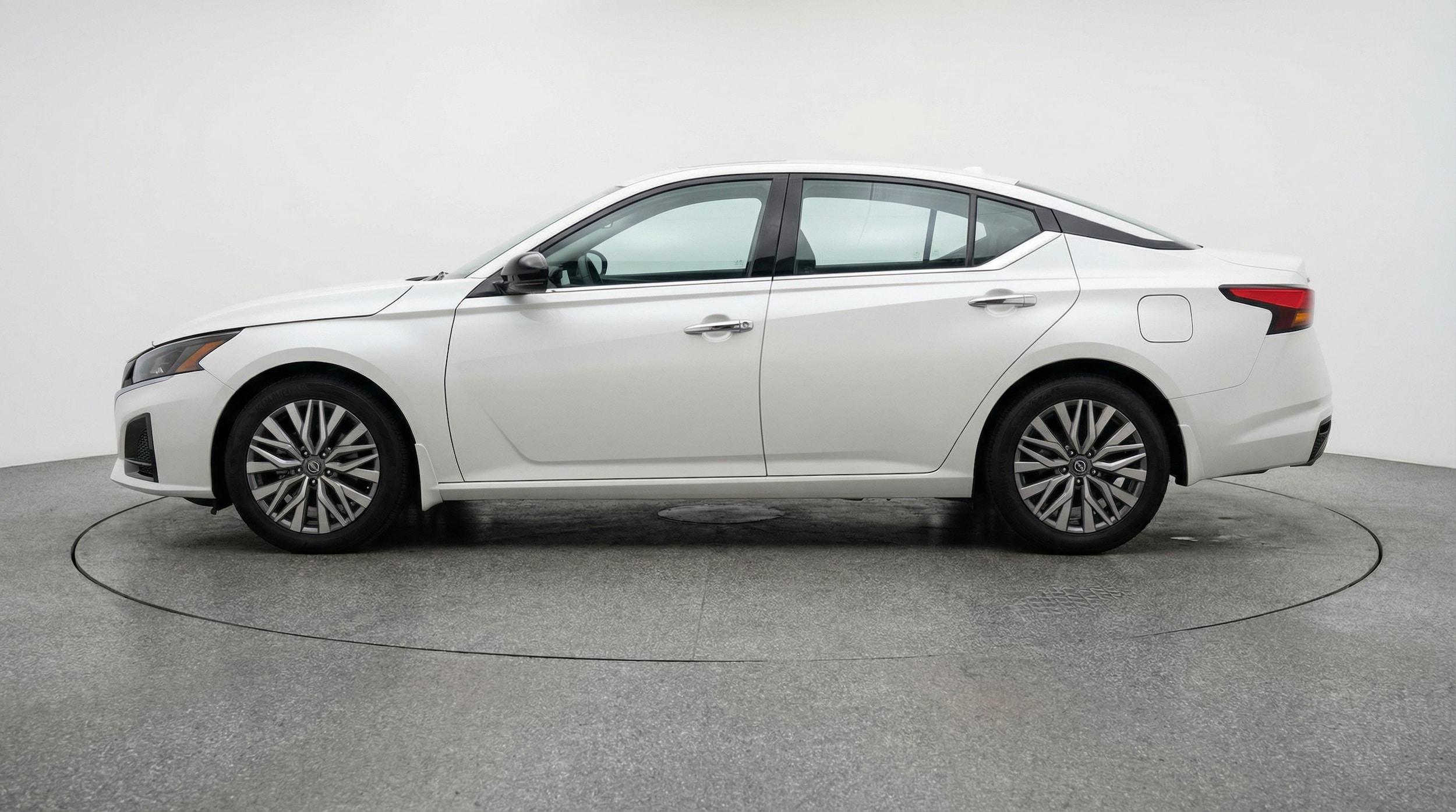 Thumbnail: 2025 Nissan Altima - 4