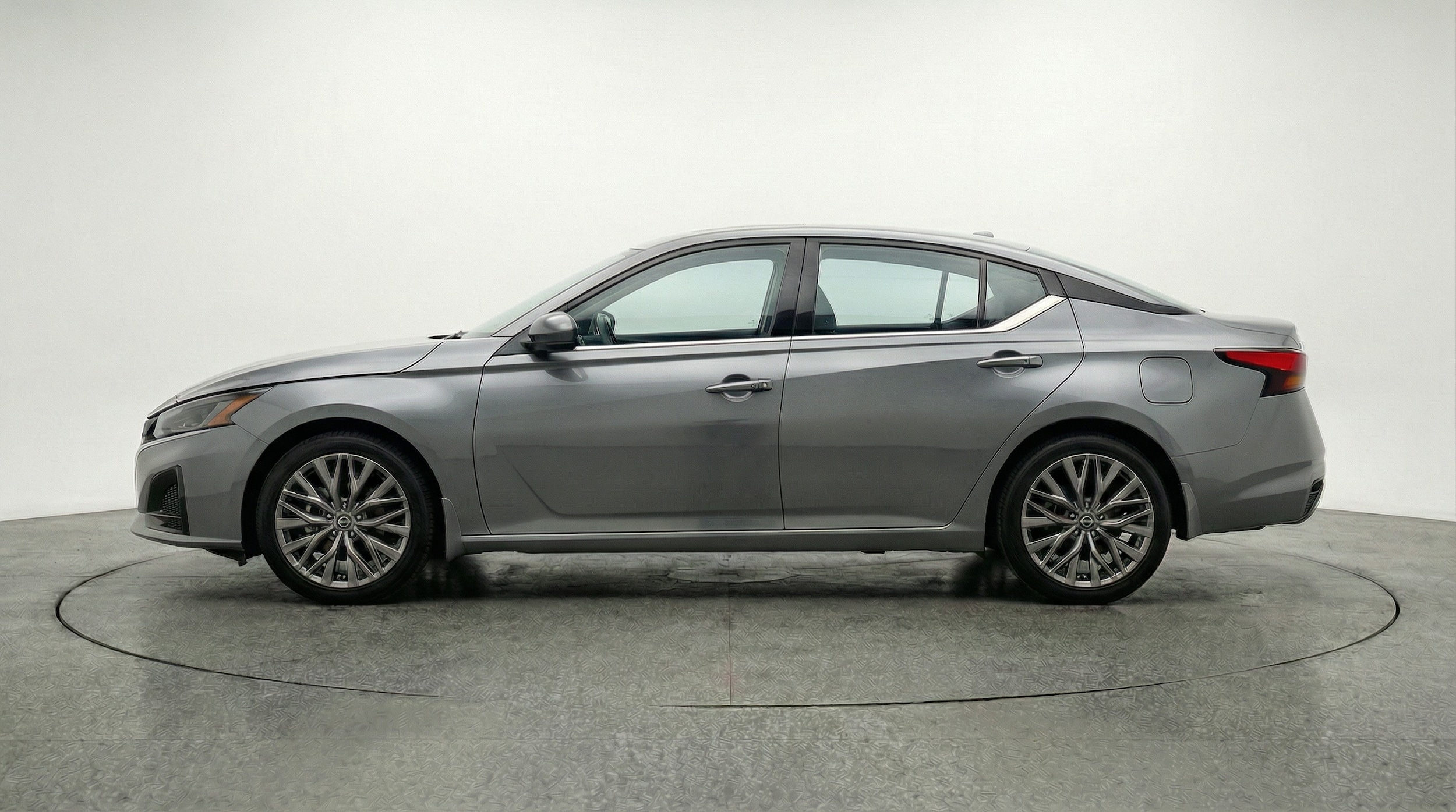 Thumbnail: 2025 Nissan Altima - 4