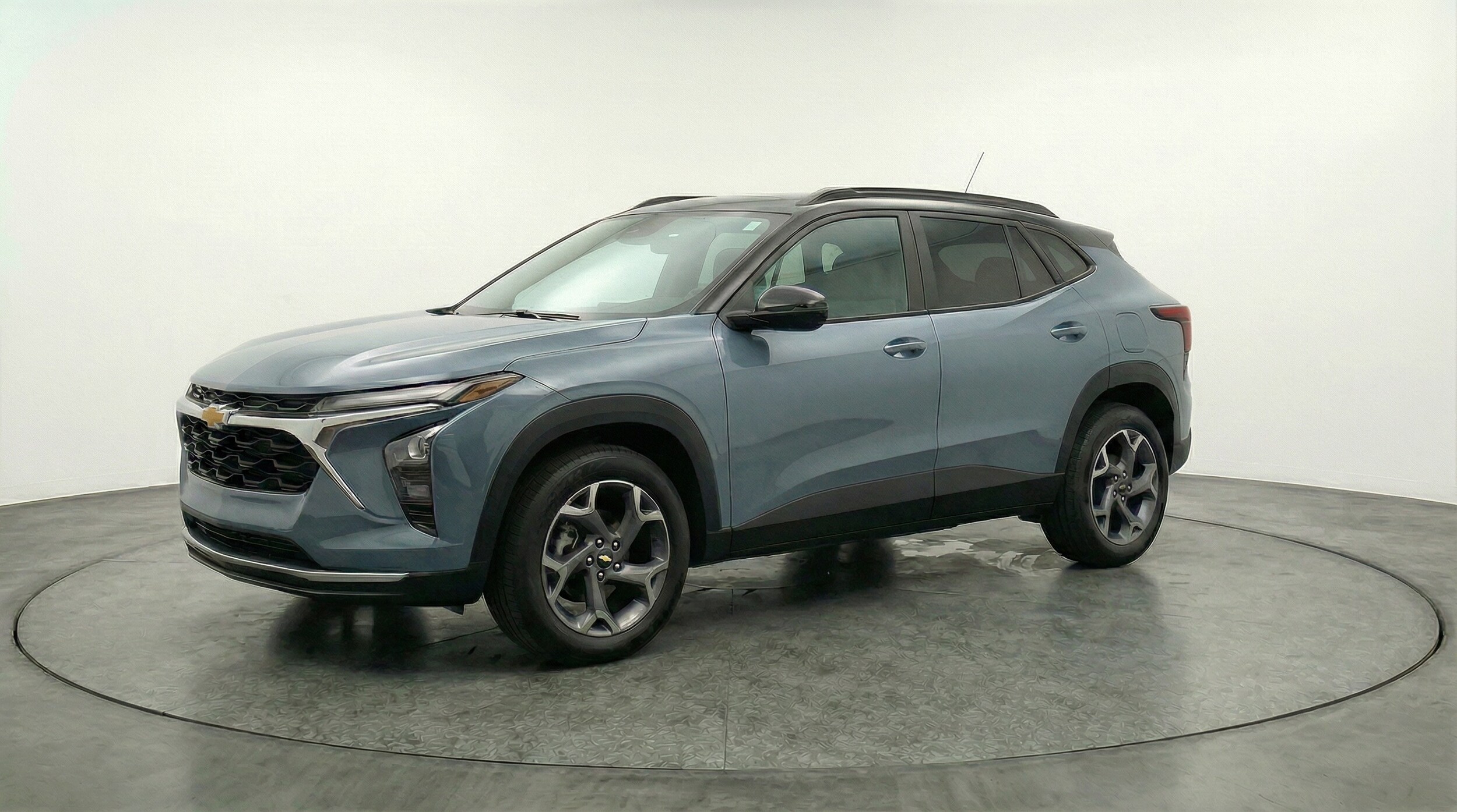 Thumbnail: 2025 Chevrolet Trax - 3