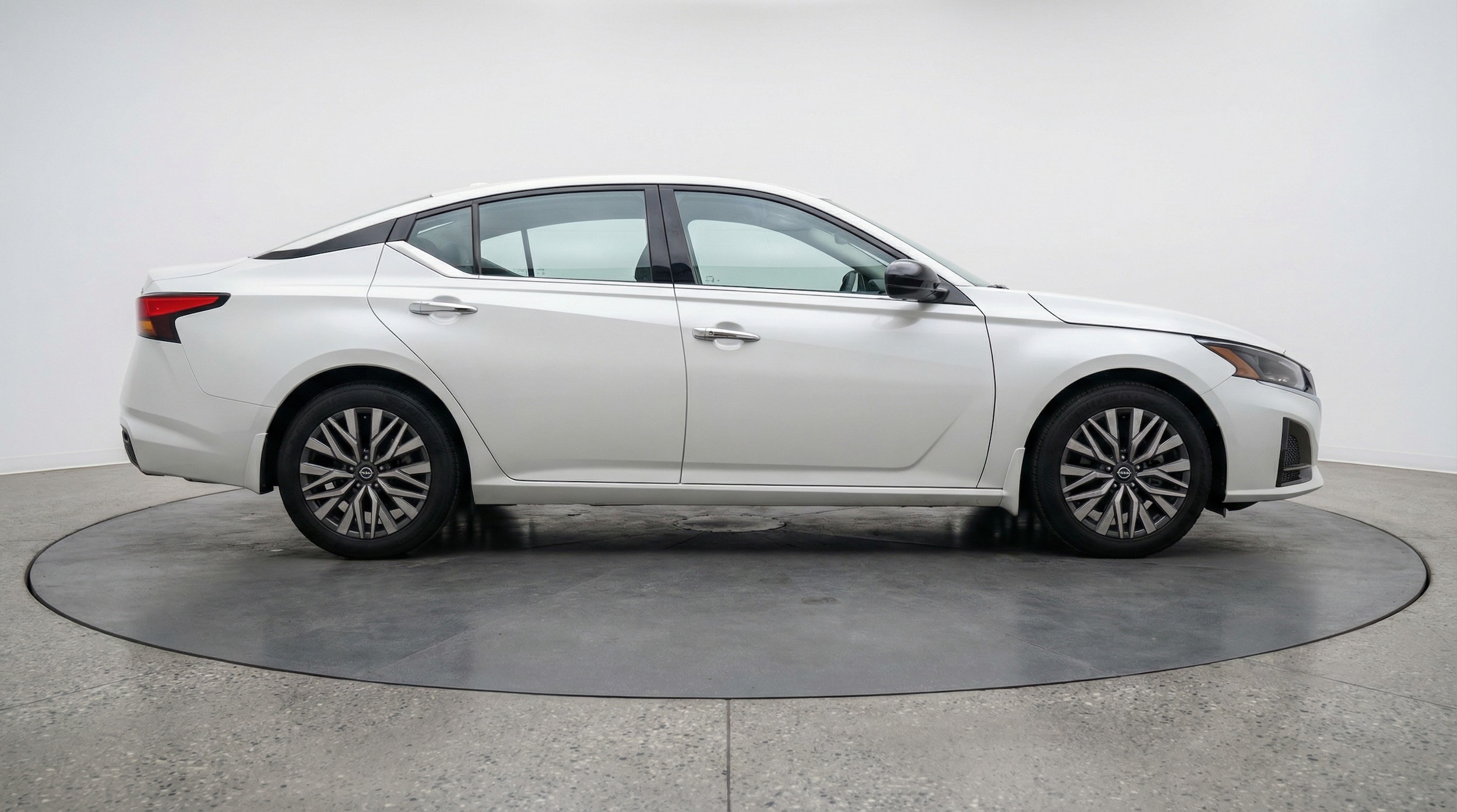 Thumbnail: 2025 Nissan Altima - 8