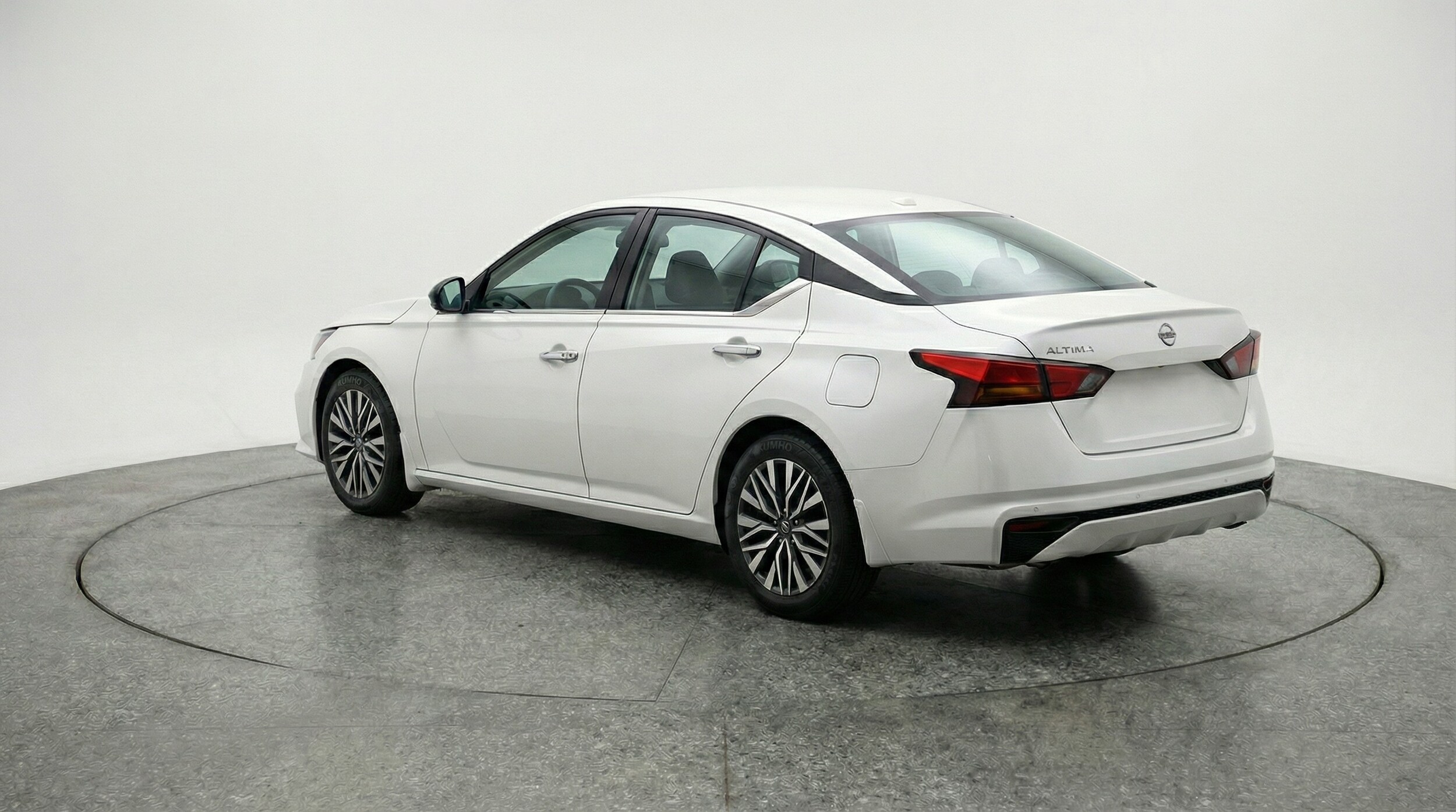 Thumbnail: 2025 Nissan Altima - 5