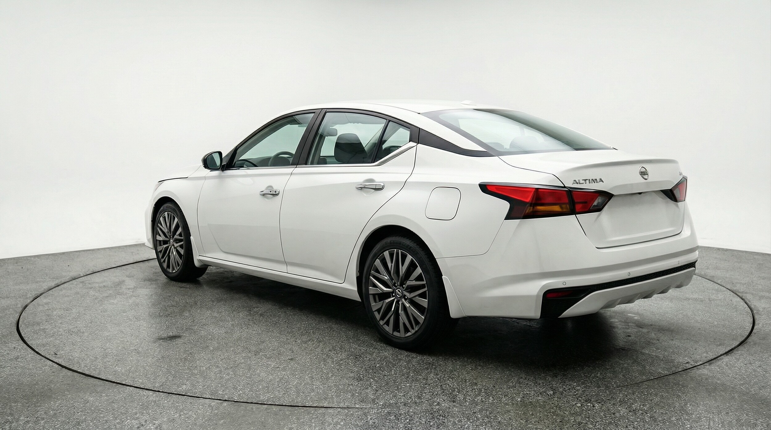 Thumbnail: 2025 Nissan Altima - 5