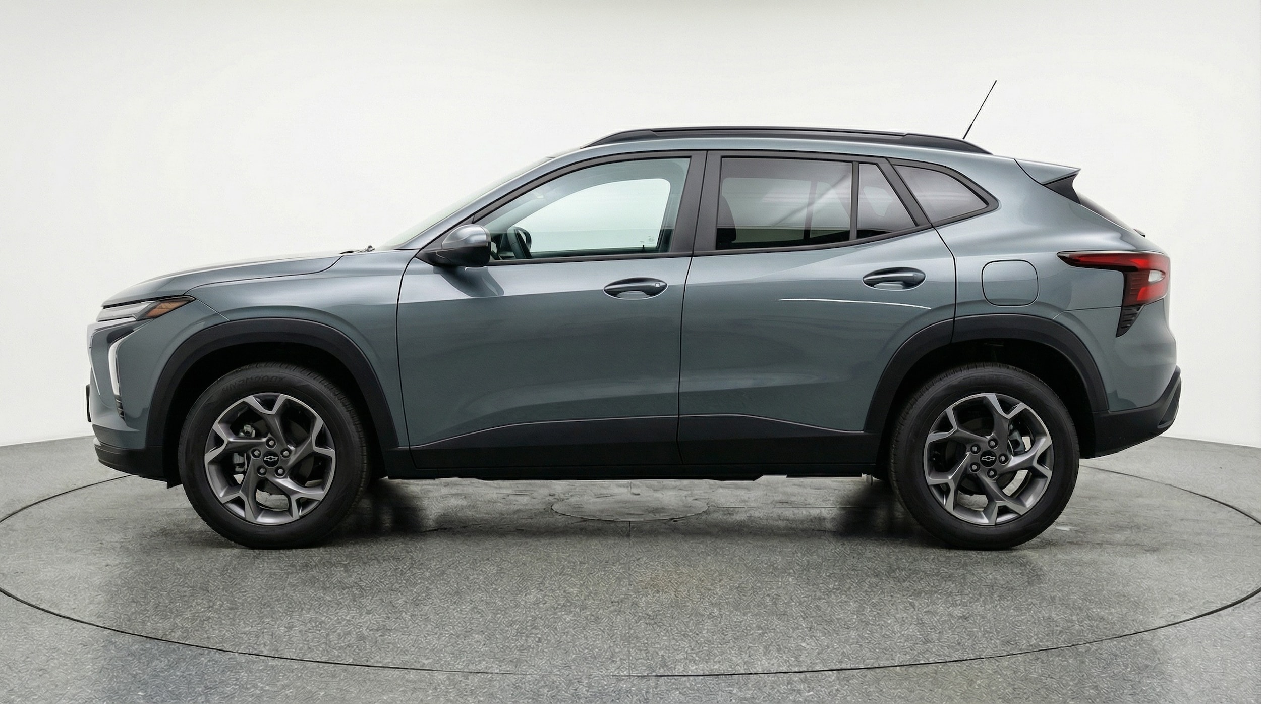 Thumbnail: 2025 Chevrolet Trax - 4