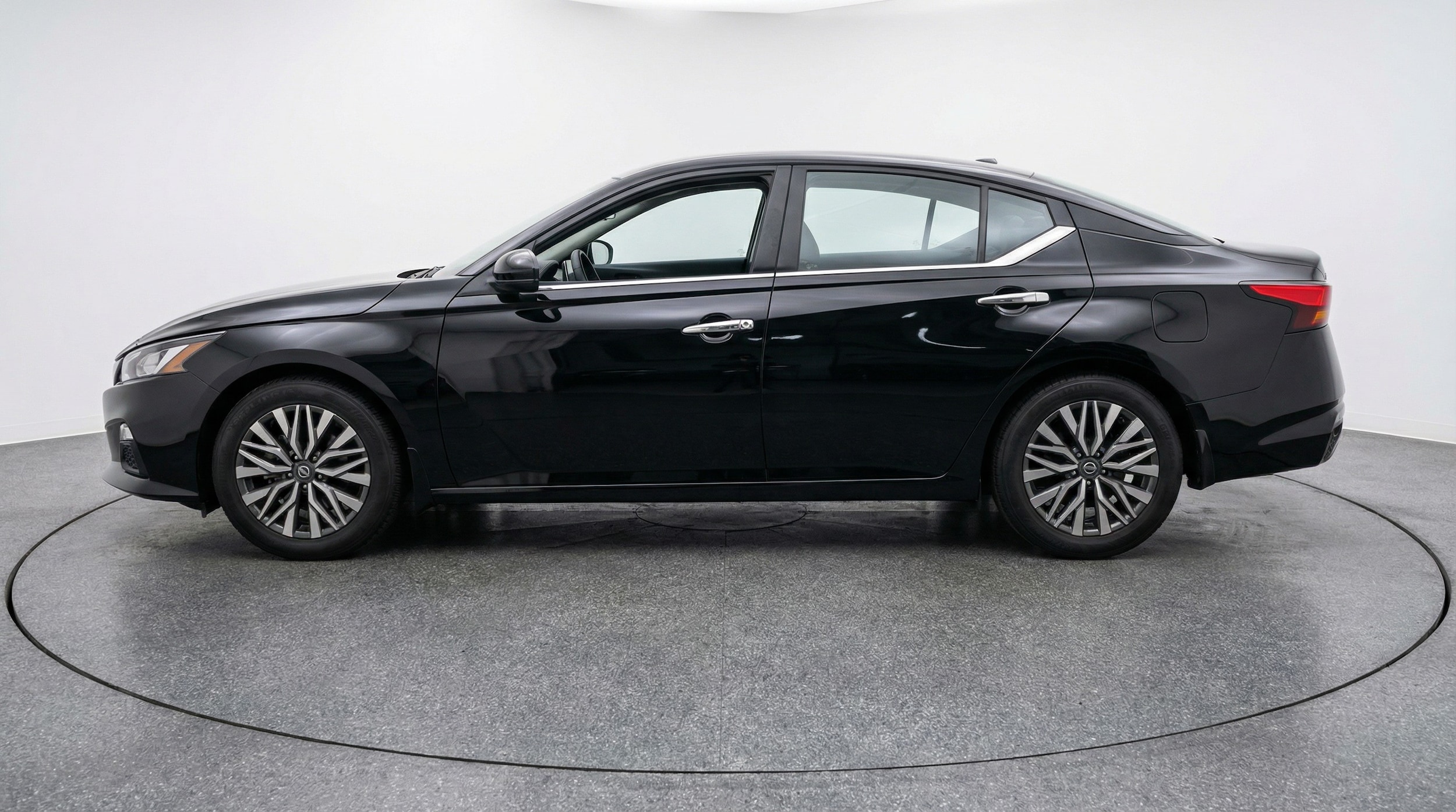 Thumbnail: 2025 Nissan Altima - 4