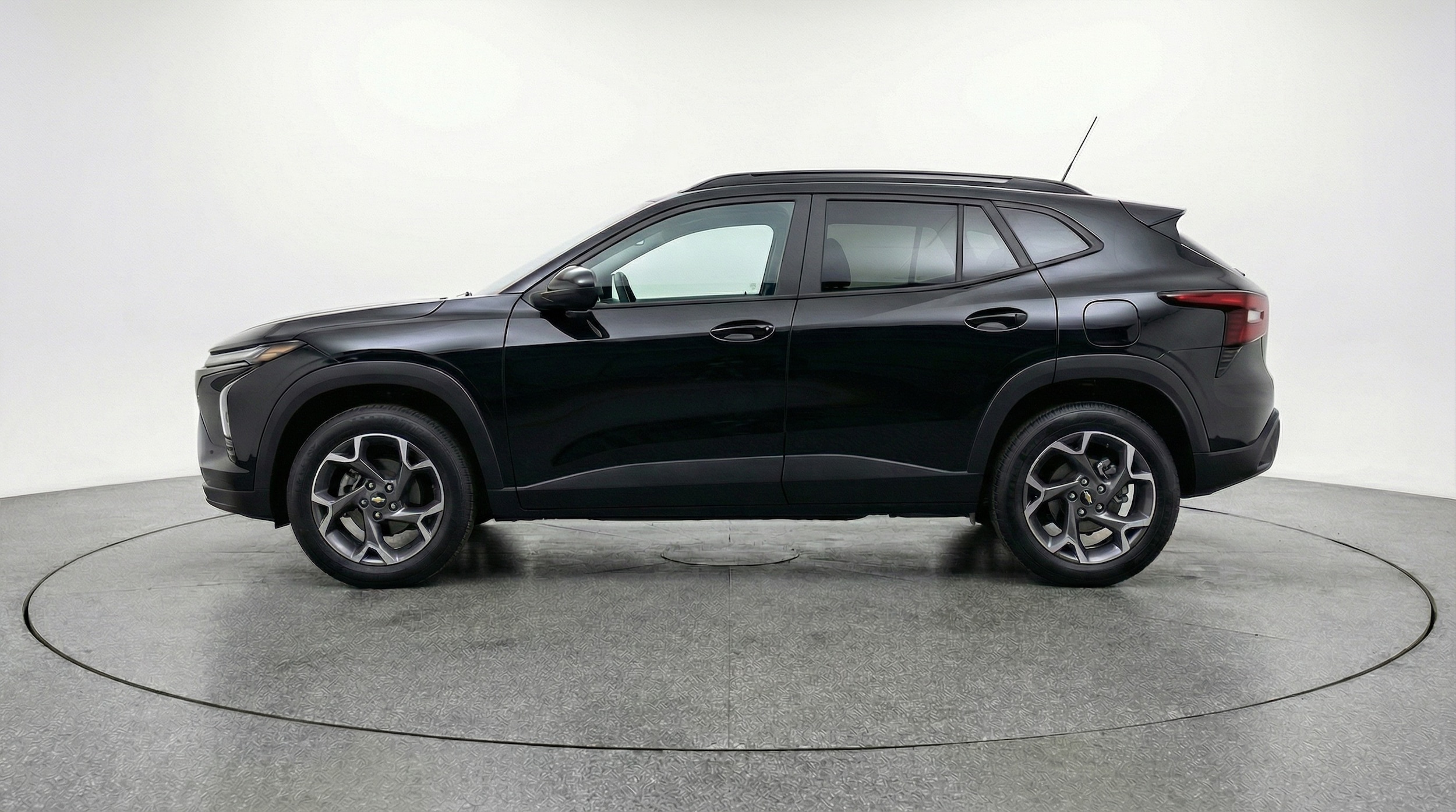 Thumbnail: 2025 Chevrolet Trax - 4