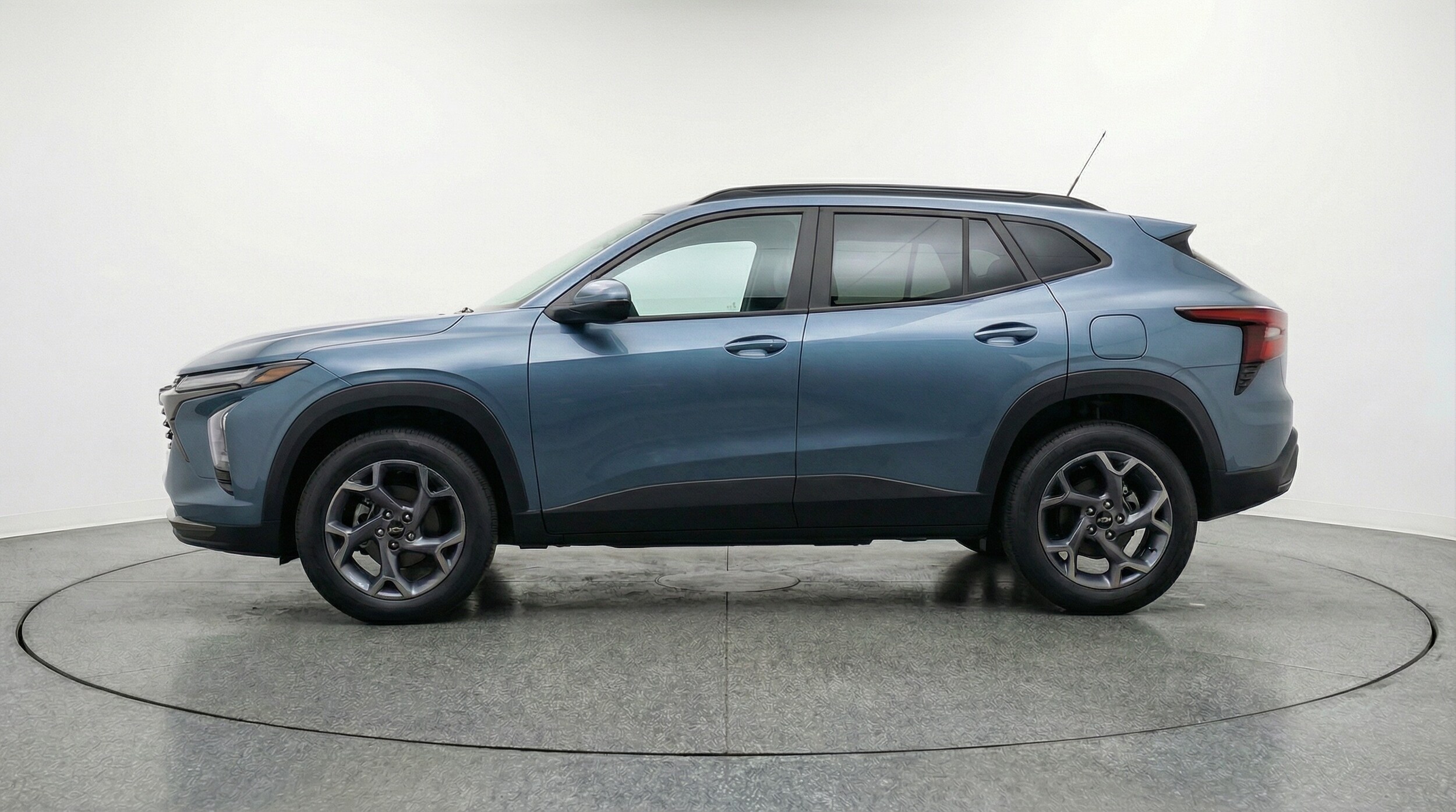 Thumbnail: 2025 Chevrolet Trax - 4