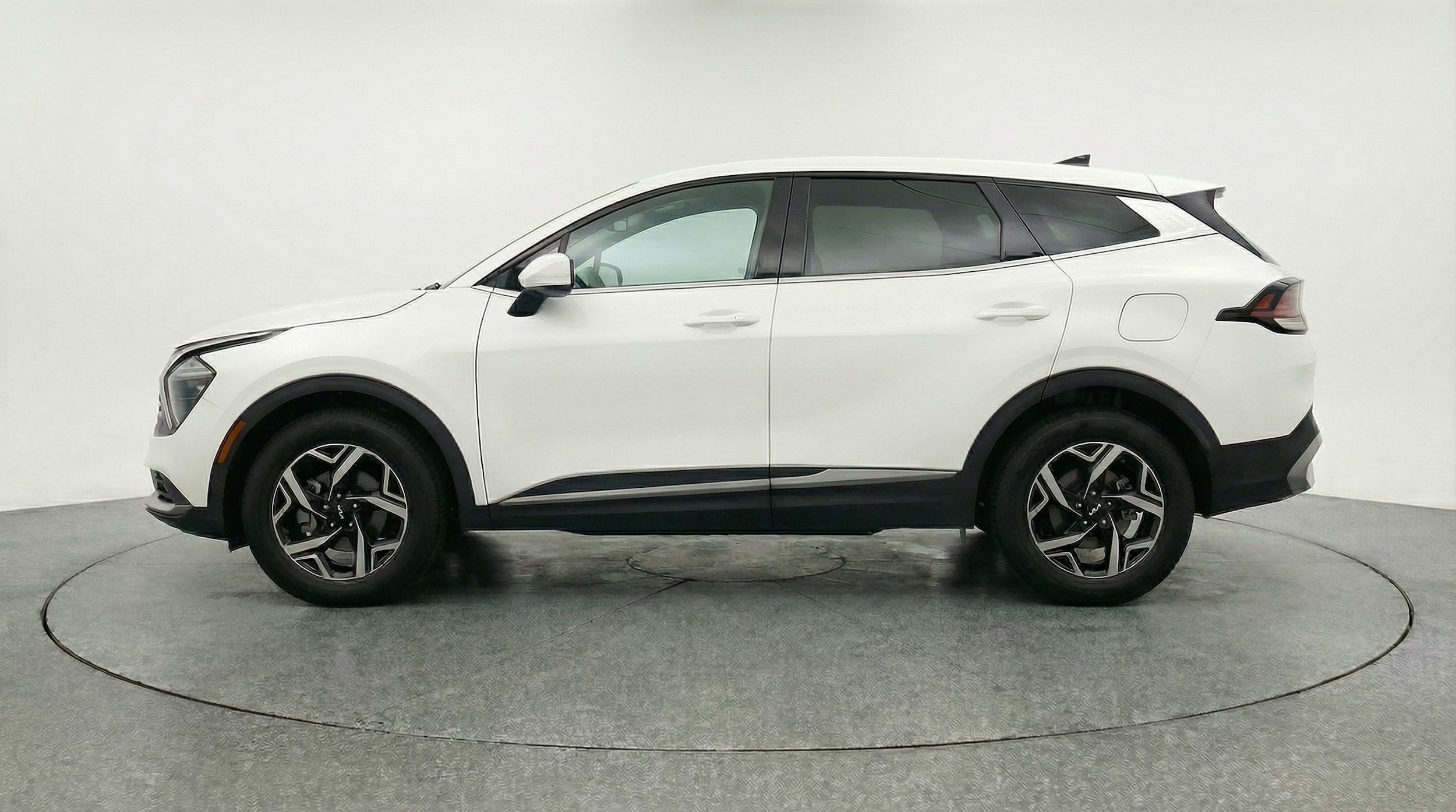 Thumbnail: 2025 Kia Sportage - 4