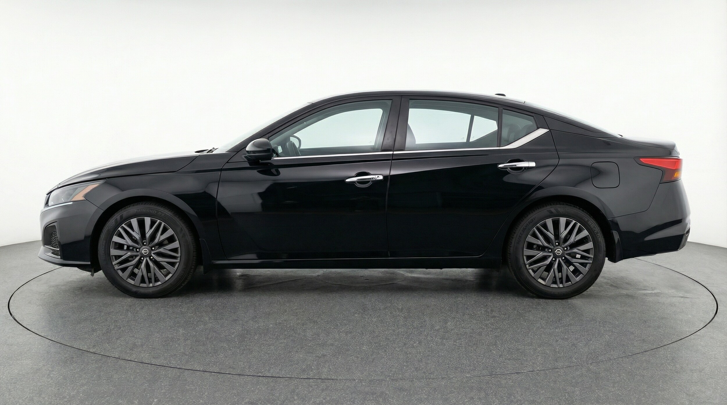 Thumbnail: 2025 Nissan Altima - 4