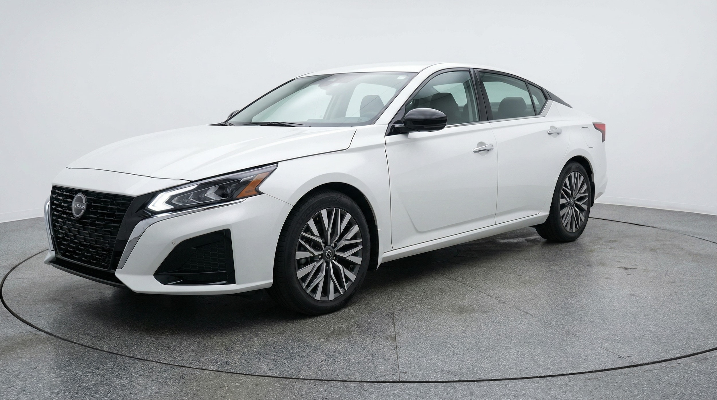 Thumbnail: 2025 Nissan Altima - 3