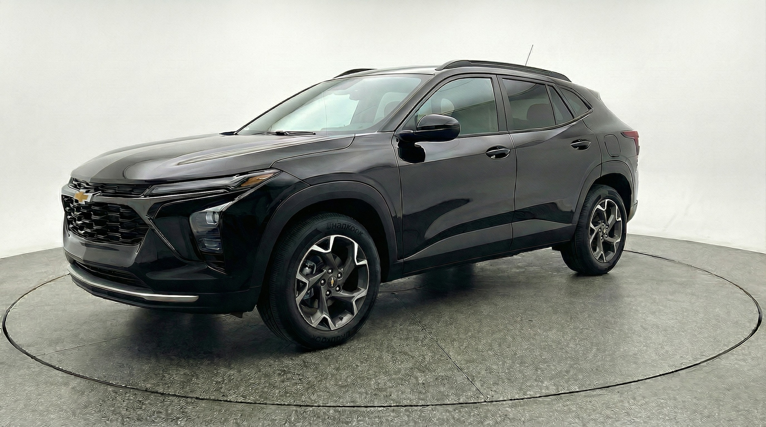 Thumbnail: 2025 Chevrolet Trax - 3