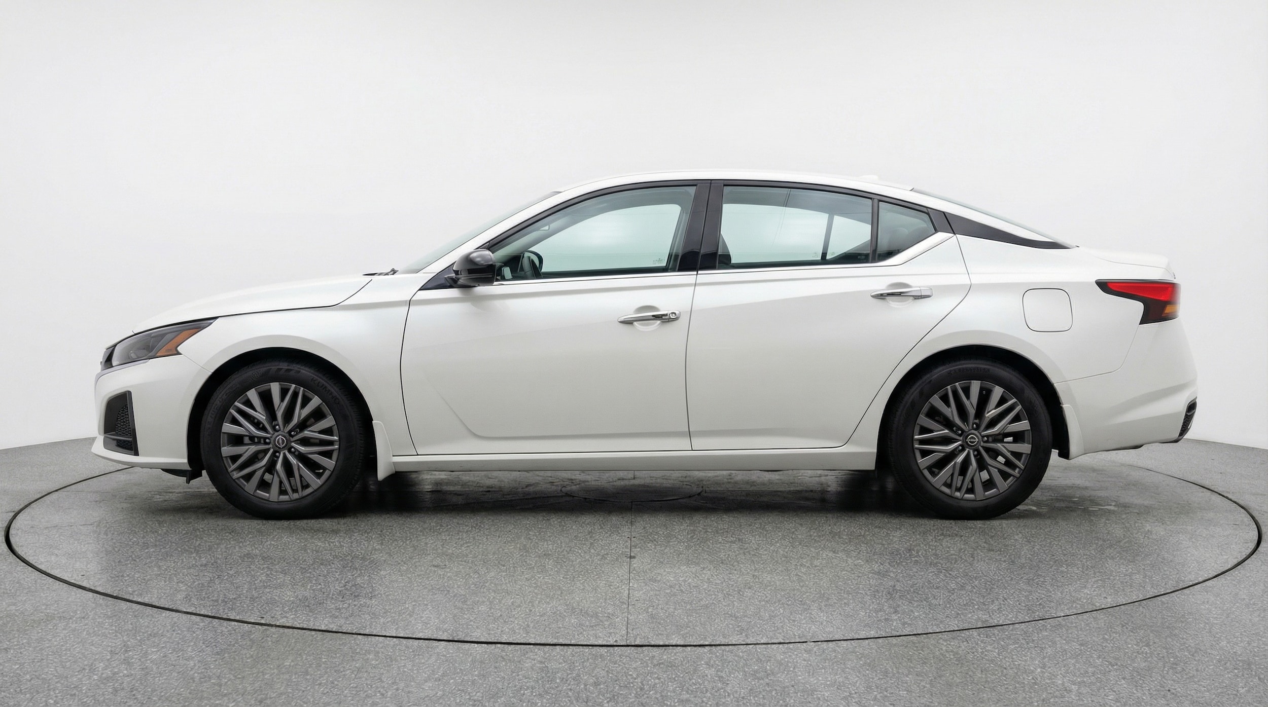 Thumbnail: 2025 Nissan Altima - 4