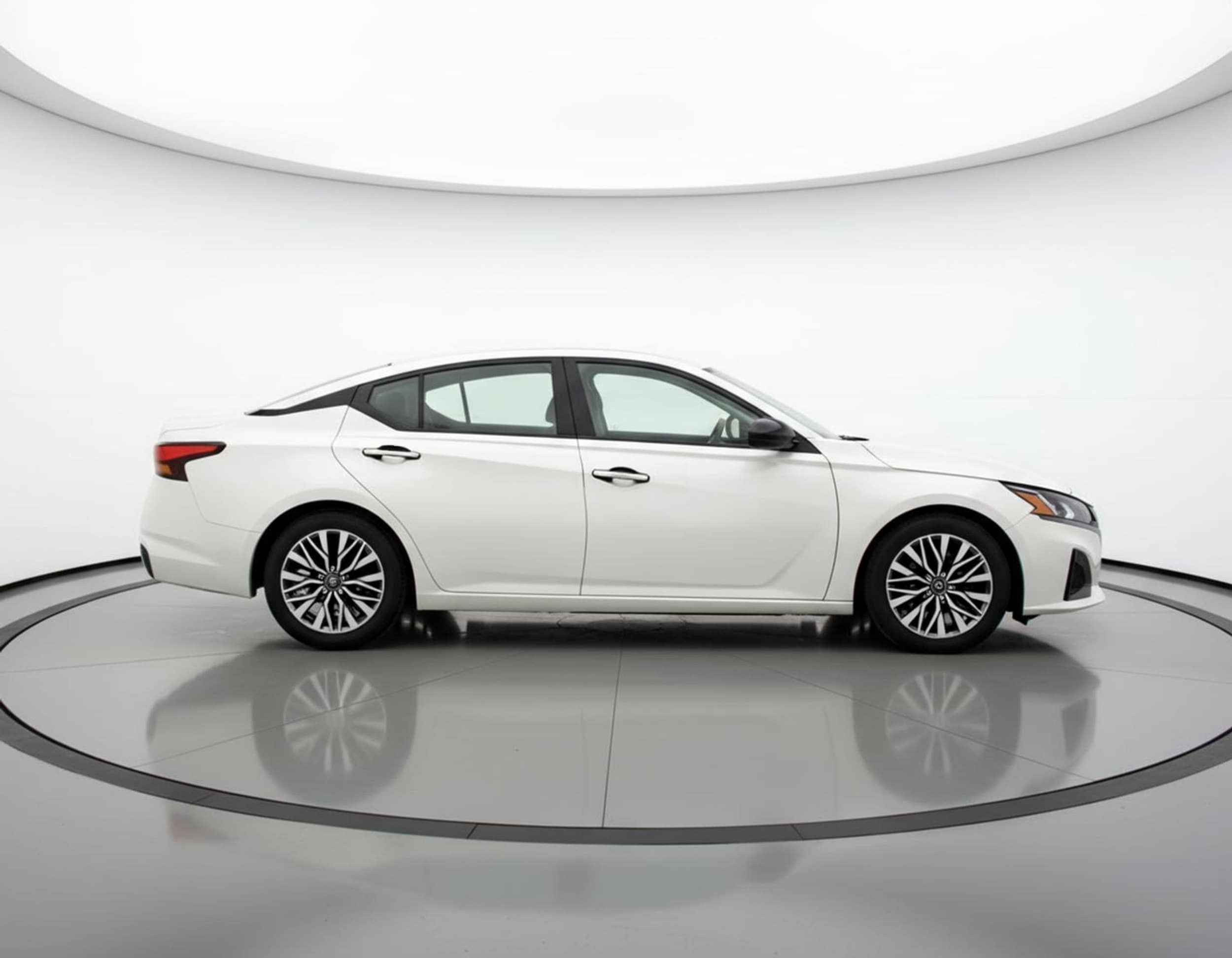 Thumbnail: 2025 Nissan Altima - 8