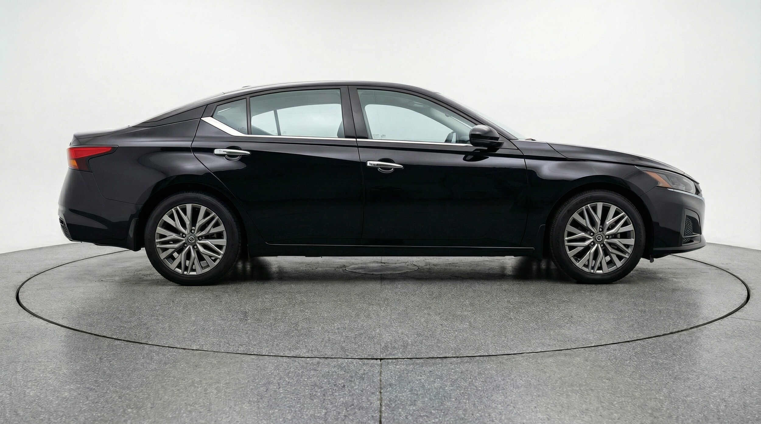 Thumbnail: 2025 Nissan Altima - 8