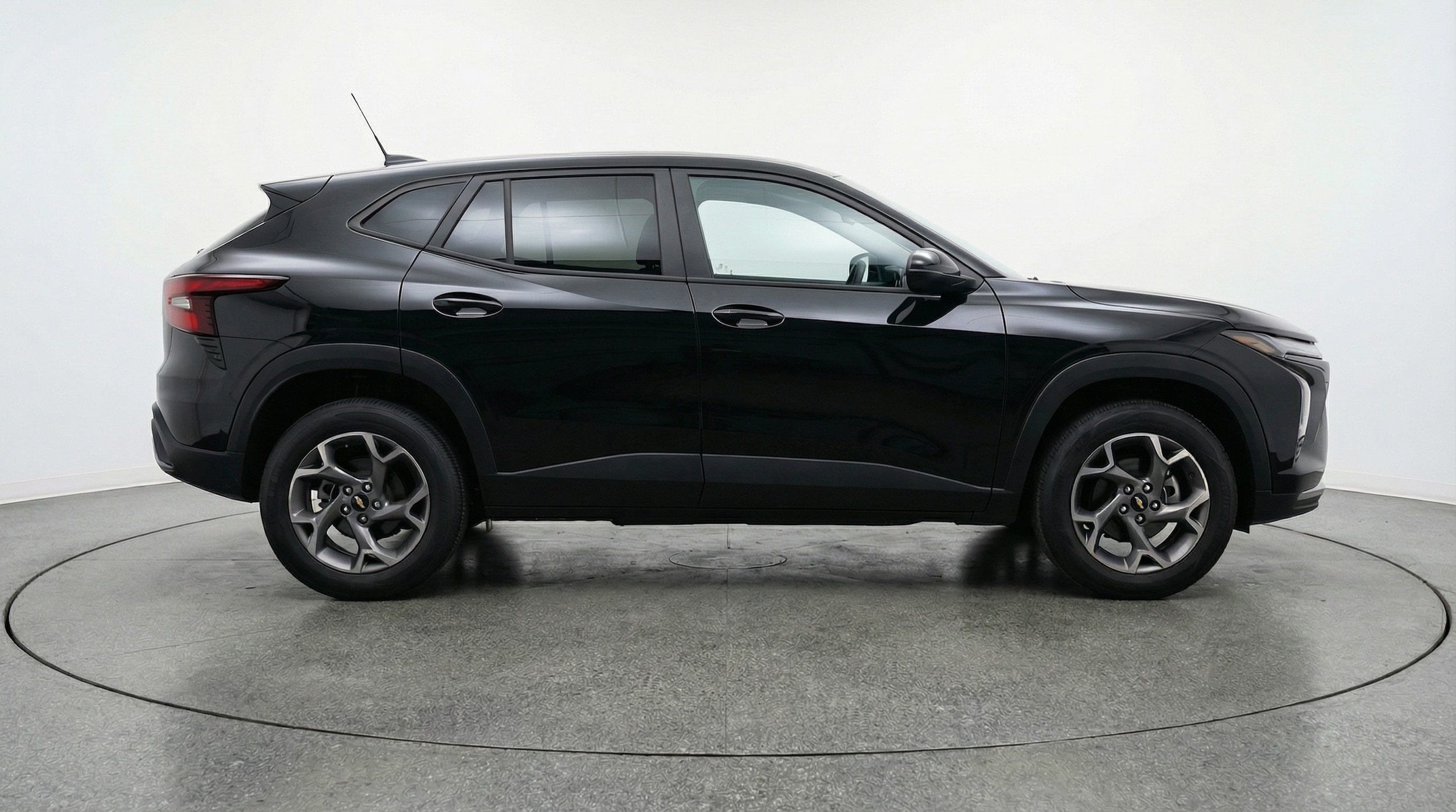 Thumbnail: 2025 Chevrolet Trax - 8