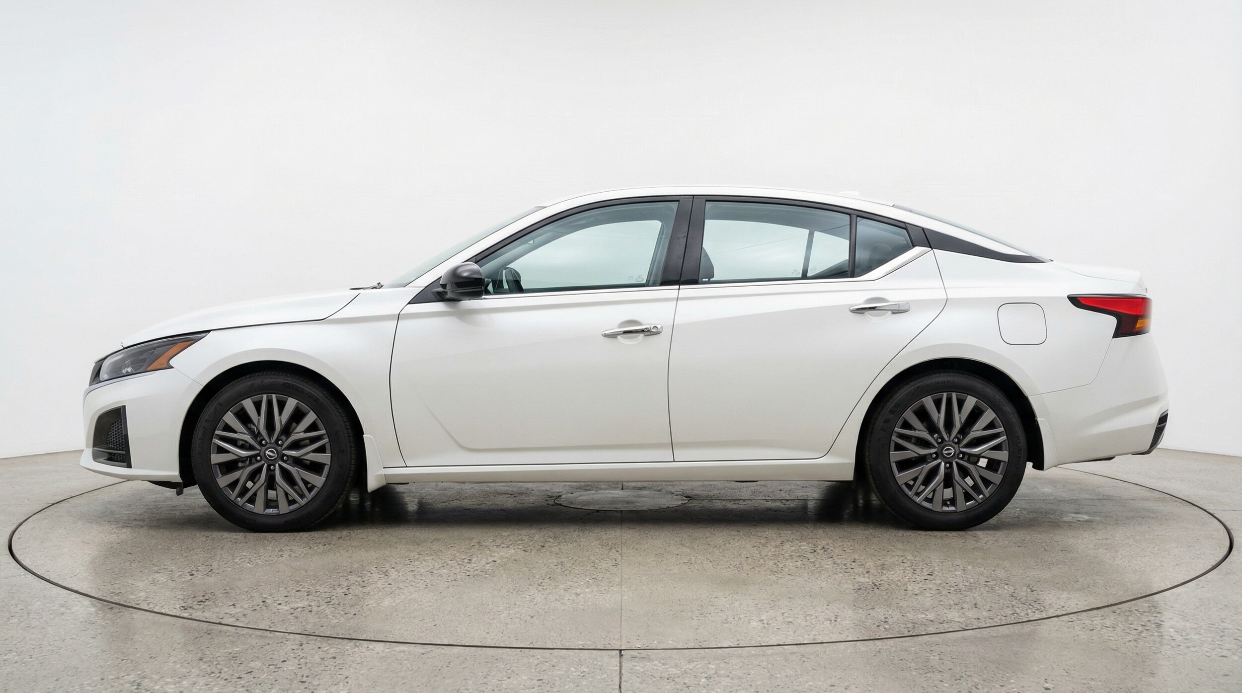 Thumbnail: 2025 Nissan Altima - 4