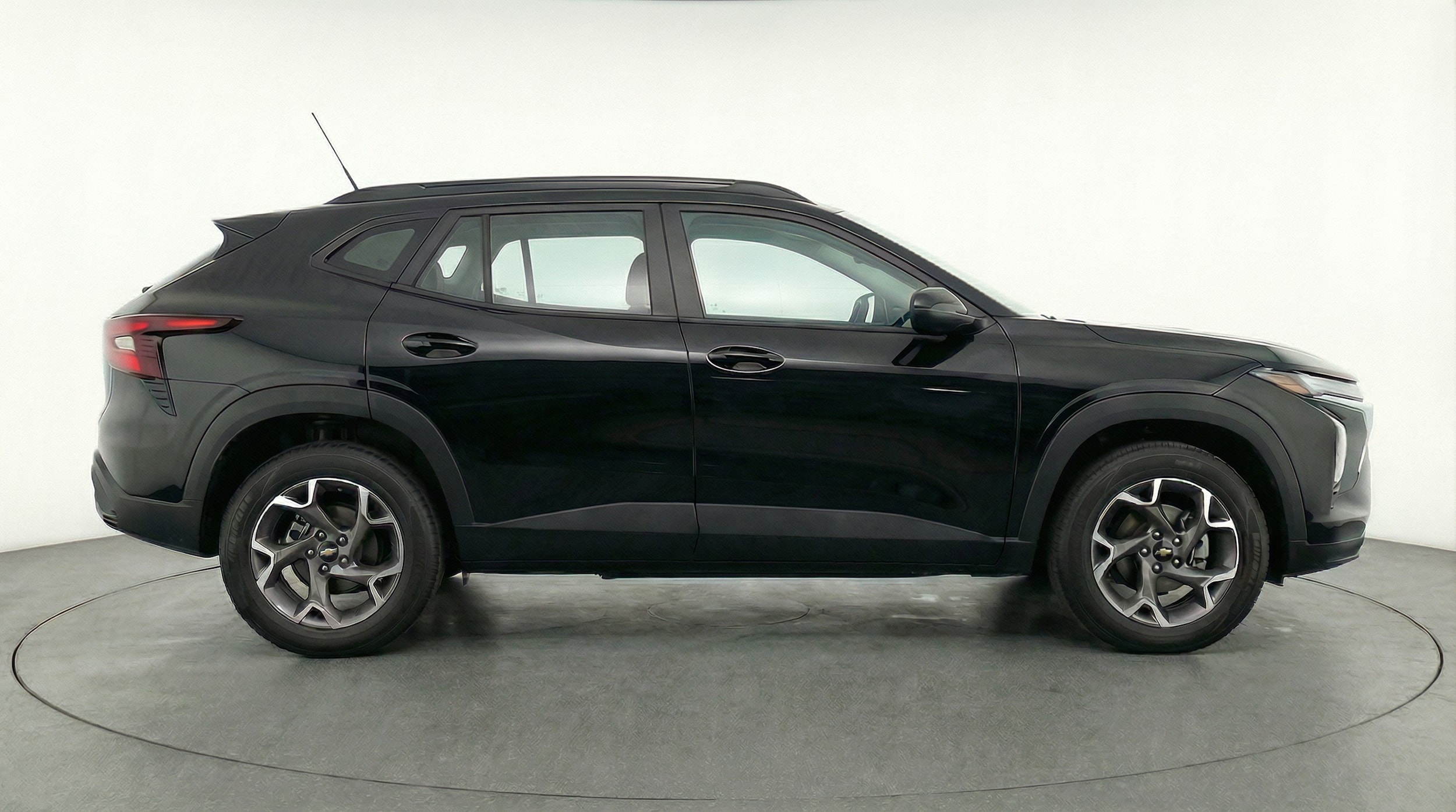 Thumbnail: 2025 Chevrolet Trax - 8