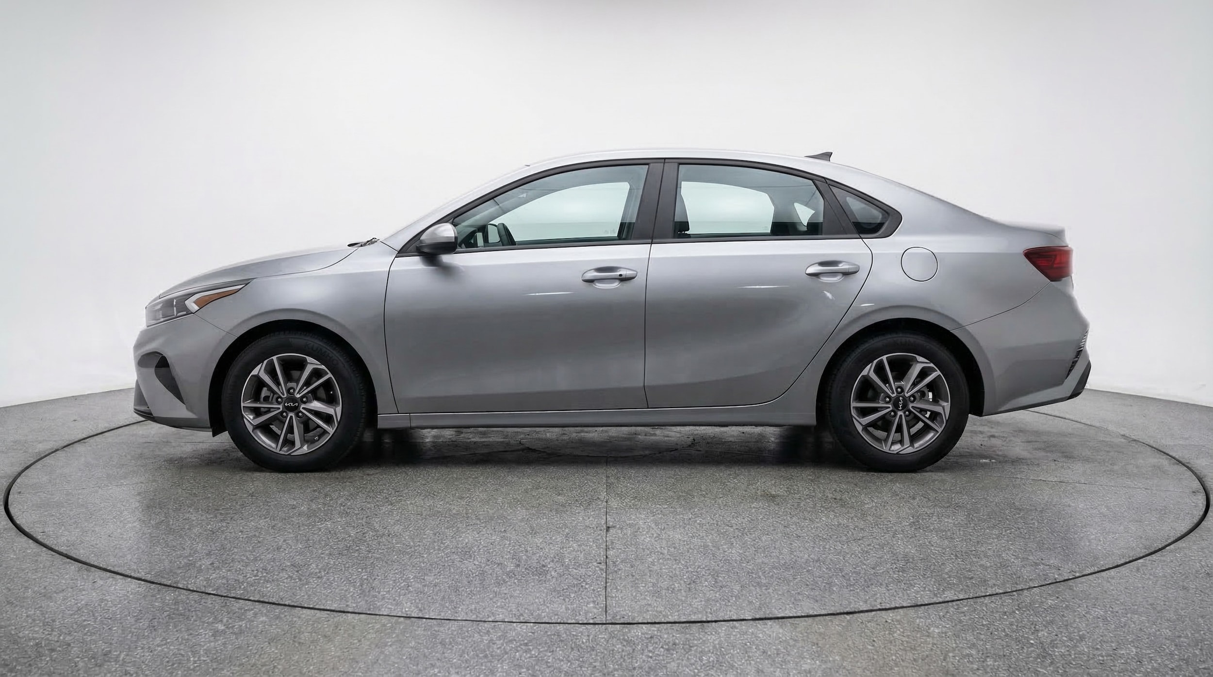 Thumbnail: 2024 Kia Forte - 4