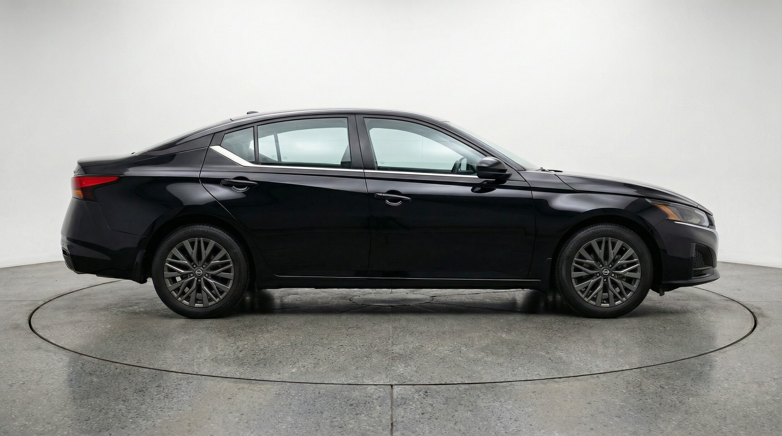 Thumbnail: 2025 Nissan Altima - 8