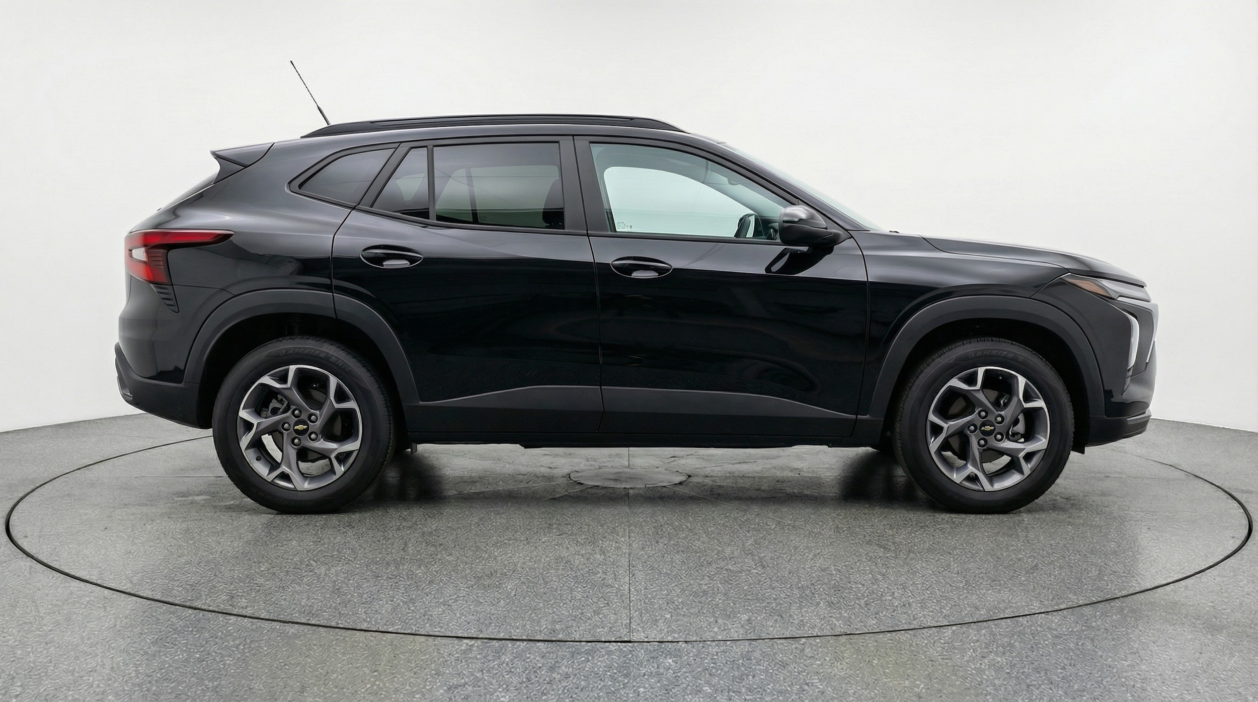 Thumbnail: 2025 Chevrolet Trax - 8