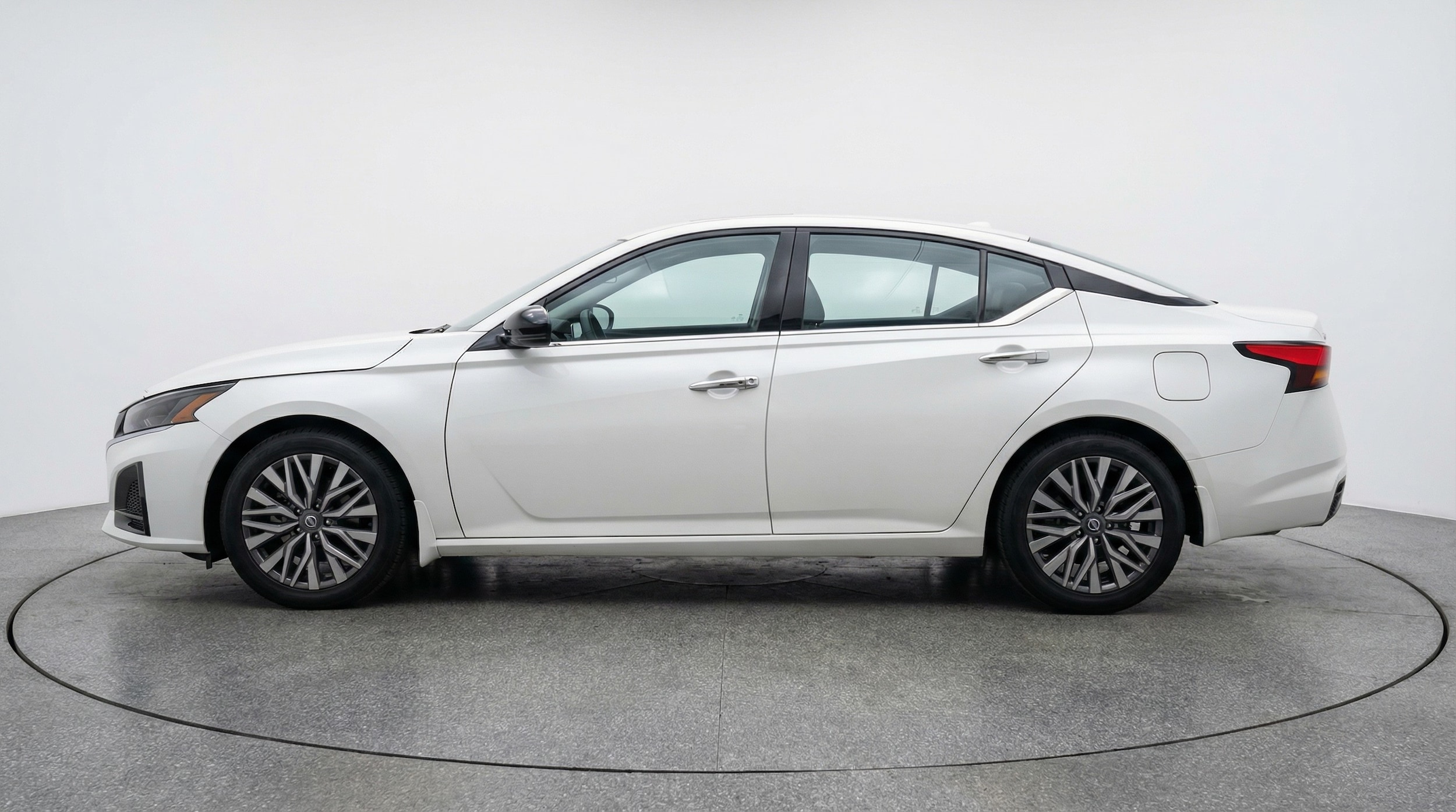 Thumbnail: 2025 Nissan Altima - 4