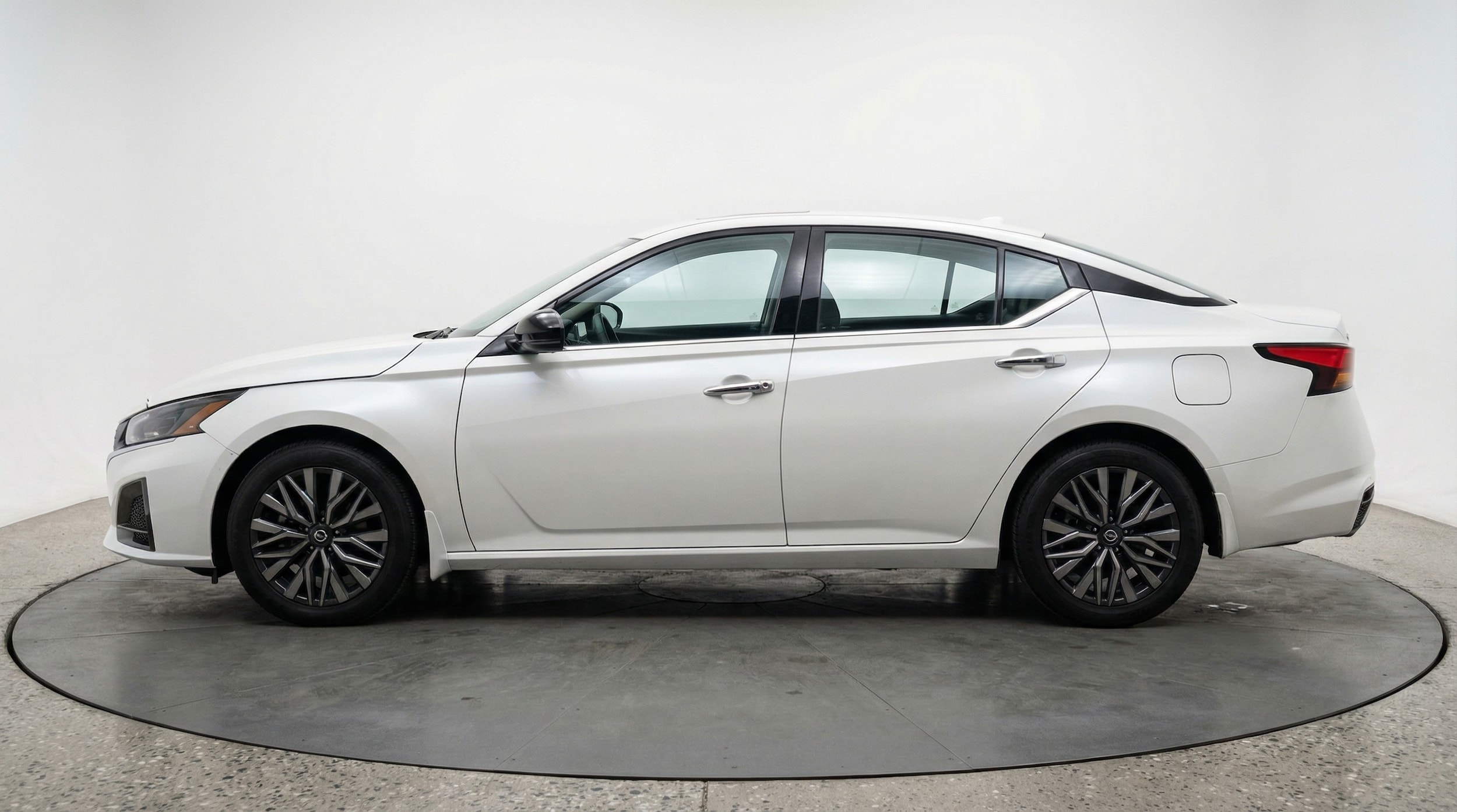 Thumbnail: 2025 Nissan Altima - 4