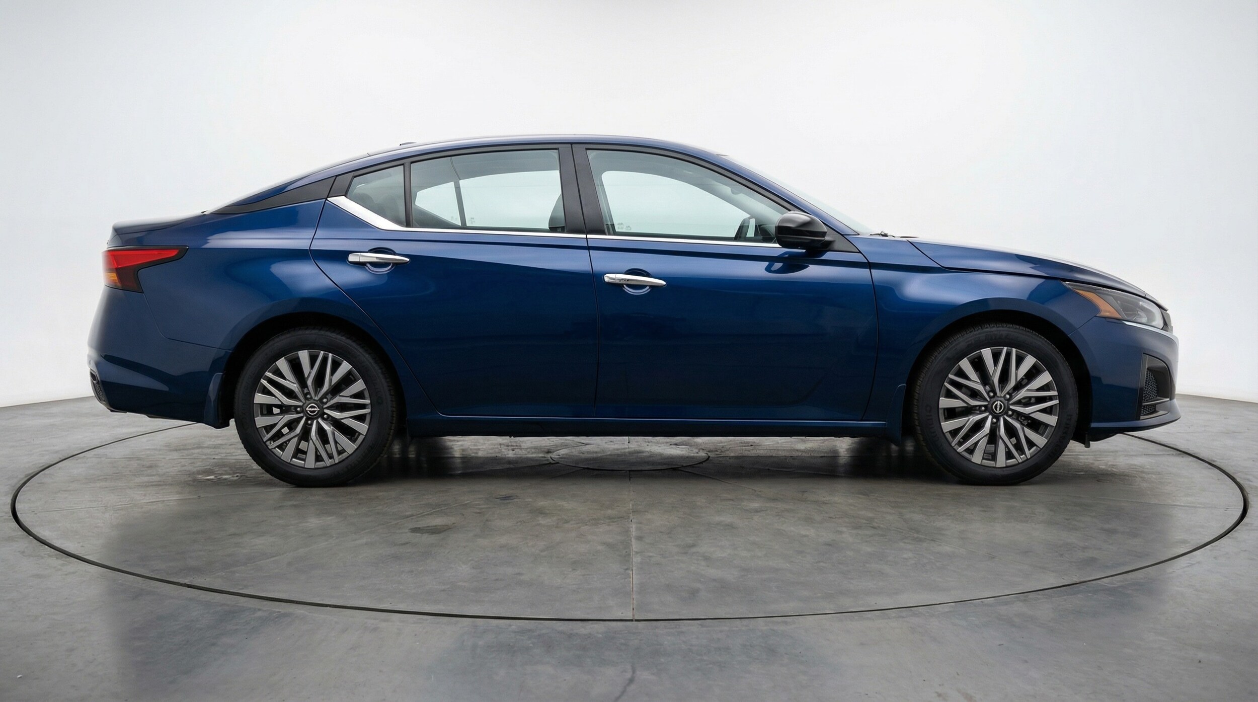 Thumbnail: 2025 Nissan Altima - 8