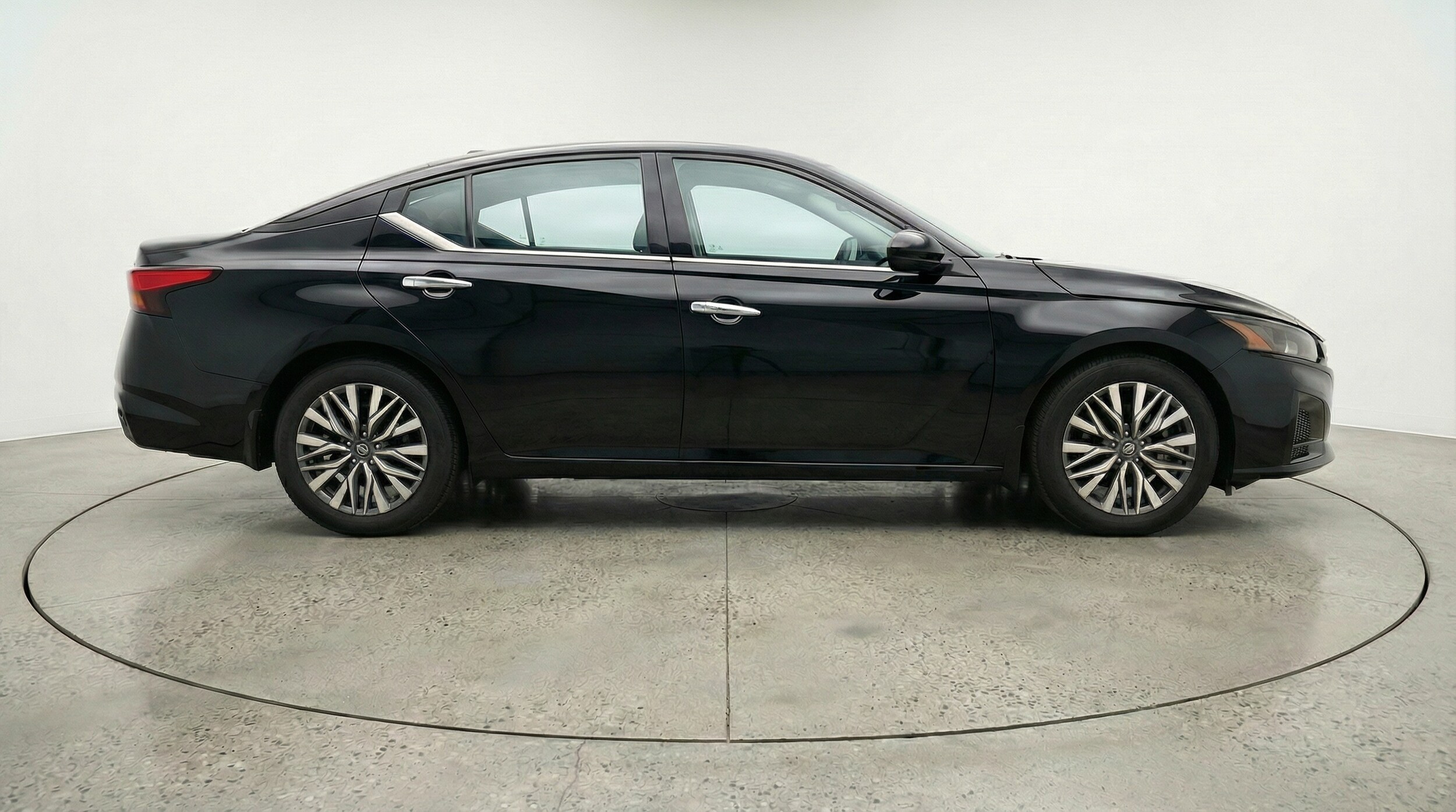 Thumbnail: 2025 Nissan Altima - 8